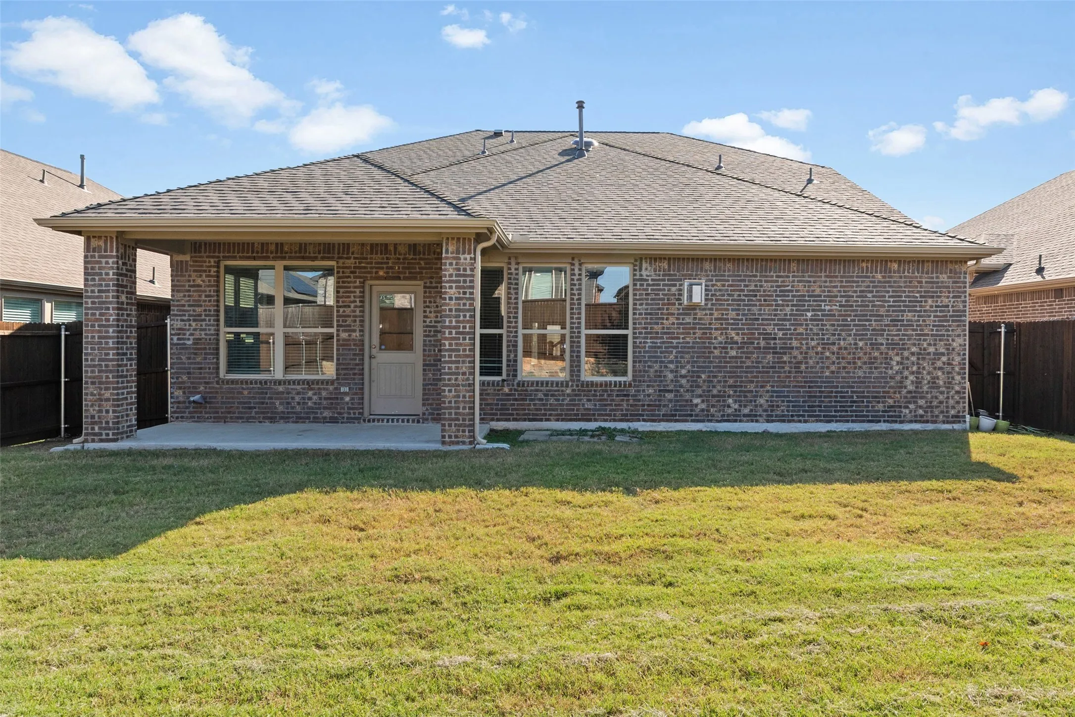Single Family Residence For Rent in Denton County , 1413 Lake Grove Drive, Little Elm, Texas 75068, 4 Bedroom, 4 Bathroom, 2 Garage spaces, 3,007 Sqft, built in 2020, mls#21311054, Real Estate Agent in Little Elm, Homes For Rent in Denton county, Homes For Rent in Little Elm, Realtor in Little Elm Texas, Real Estate Brokerage Independent Realty Texas, Luminita Cordes Realtor