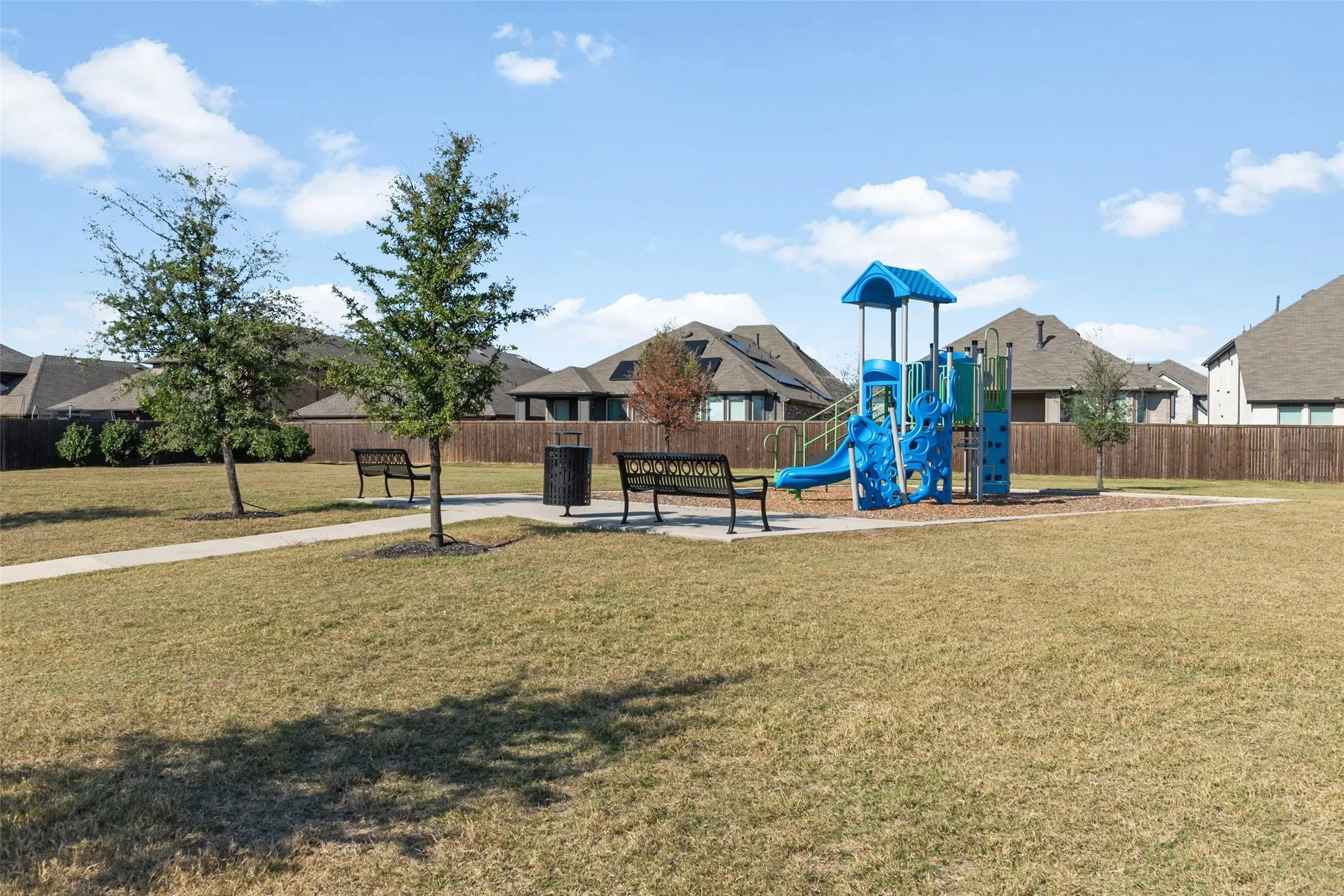 Single Family Residence For Rent in Denton County , 1413 Lake Grove Drive, Little Elm, Texas 75068, 4 Bedroom, 4 Bathroom, 2 Garage spaces, 3,007 Sqft, built in 2020, mls#21311054, Real Estate Agent in Little Elm, Homes For Rent in Denton county, Homes For Rent in Little Elm, Realtor in Little Elm Texas, Real Estate Brokerage Independent Realty Texas, Luminita Cordes Realtor