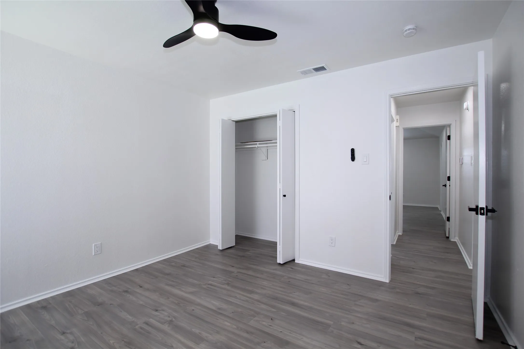 Single Family Residence For Sale in Dallas County , 2910 Tanglewood Drive, Lancaster, Texas 75134, 2 Bedroom, 2 Bathroom, 2 Garage spaces, 1,080 Sqft, built in 1986, mls#21311296, Real Estate Agent in Lancaster, Homes For Sale in Dallas county, Homes For Sale in Lancaster, Realtor in Lancaster Texas, Real Estate Brokerage Independent Realty Texas, Luminita Cordes Realtor