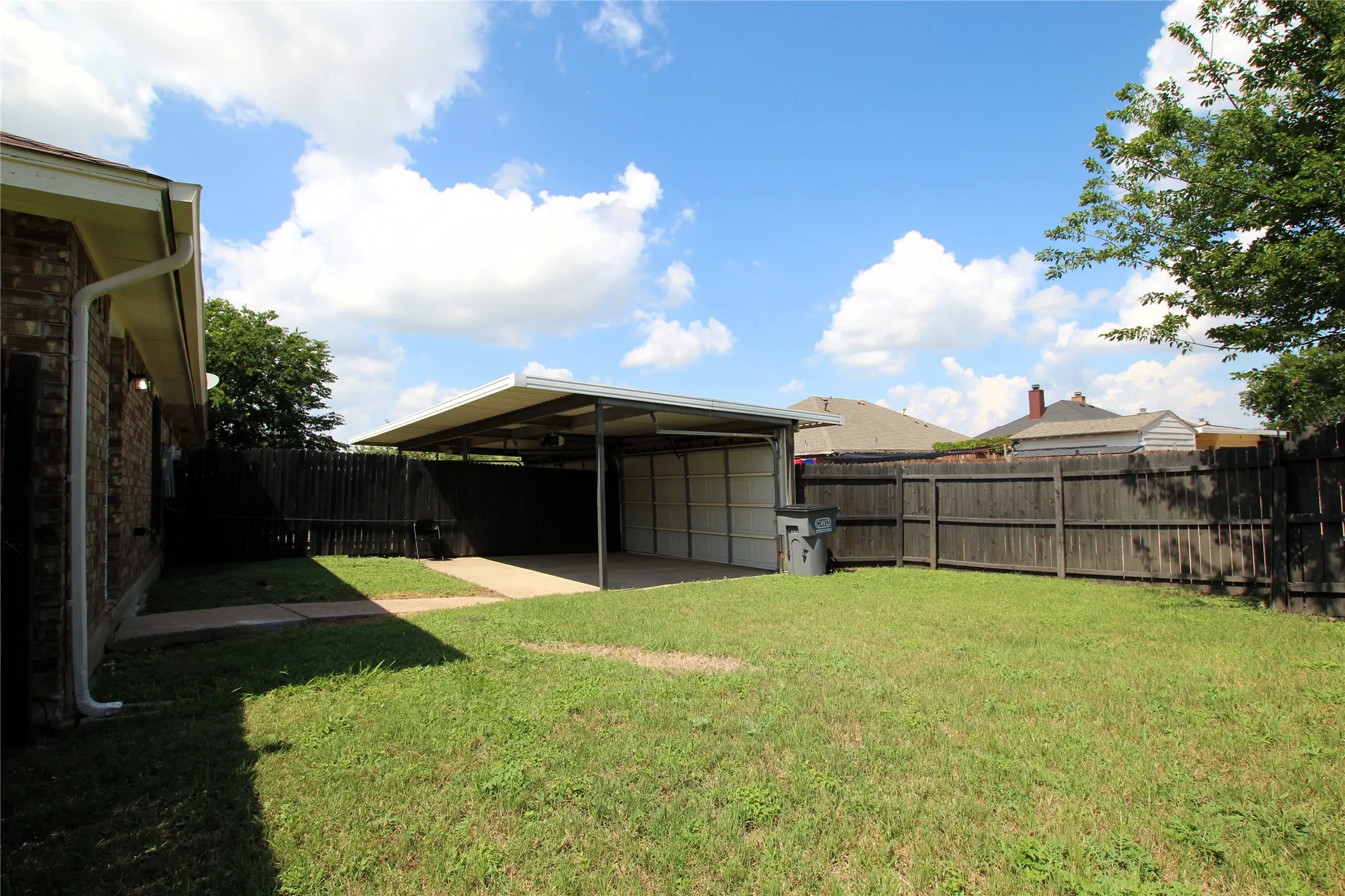 Single Family Residence For Sale in Dallas County , 2910 Tanglewood Drive, Lancaster, Texas 75134, 2 Bedroom, 2 Bathroom, 2 Garage spaces, 1,080 Sqft, built in 1986, mls#21311296, Real Estate Agent in Lancaster, Homes For Sale in Dallas county, Homes For Sale in Lancaster, Realtor in Lancaster Texas, Real Estate Brokerage Independent Realty Texas, Luminita Cordes Realtor