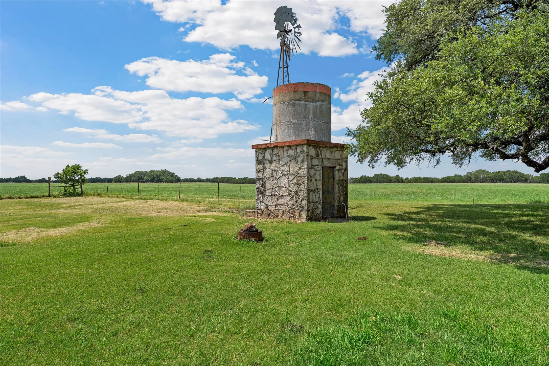 Farm For Sale in Hamilton County , 5835 N Fm 1744, Hico, Texas 76457, 4 Bedroom, 3 Bathroom, 2 Garage spaces, 2,200 Sqft, built in 2010, mls#21311232, Real Estate Agent in Hico, Homes For Sale in Hamilton county, Homes For Sale in Hico, Realtor in Hico Texas, Real Estate Brokerage Independent Realty Texas, Luminita Cordes Realtor