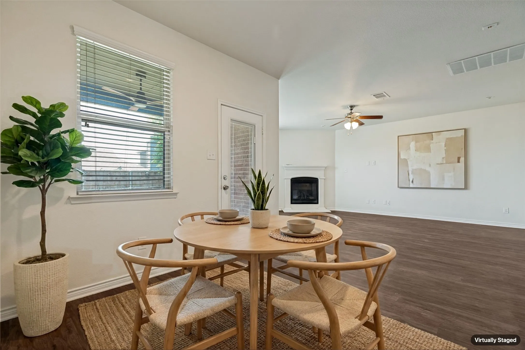 Single Family Residence For Sale in Collin County , 3305 Founders, Melissa, Texas 75454, 4 Bedroom, 3 Bathroom, 2 Garage spaces, 2,918 Sqft, built in 2017, mls#21311301, Real Estate Agent in Melissa, Homes For Sale in Collin county, Homes For Sale in Melissa, Realtor in Melissa Texas, Real Estate Brokerage Independent Realty Texas, Luminita Cordes Realtor