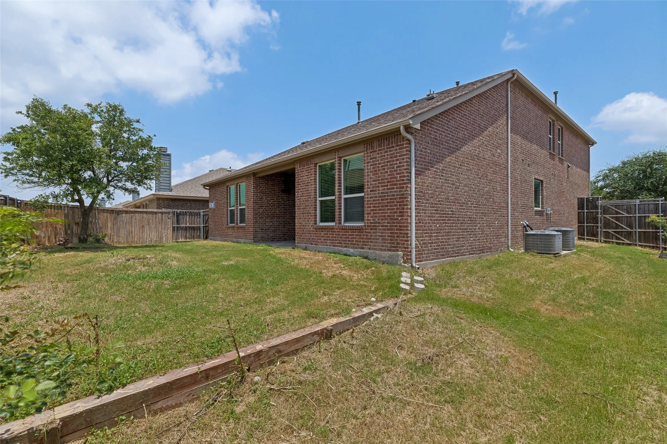 Single Family Residence For Sale in Collin County , 3305 Founders, Melissa, Texas 75454, 4 Bedroom, 3 Bathroom, 2 Garage spaces, 2,918 Sqft, built in 2017, mls#21311301, Real Estate Agent in Melissa, Homes For Sale in Collin county, Homes For Sale in Melissa, Realtor in Melissa Texas, Real Estate Brokerage Independent Realty Texas, Luminita Cordes Realtor