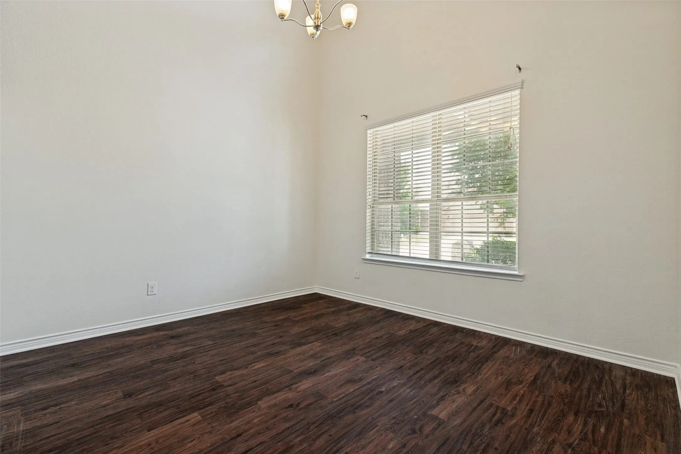 Single Family Residence For Sale in Collin County , 3305 Founders, Melissa, Texas 75454, 4 Bedroom, 3 Bathroom, 2 Garage spaces, 2,918 Sqft, built in 2017, mls#21311301, Real Estate Agent in Melissa, Homes For Sale in Collin county, Homes For Sale in Melissa, Realtor in Melissa Texas, Real Estate Brokerage Independent Realty Texas, Luminita Cordes Realtor