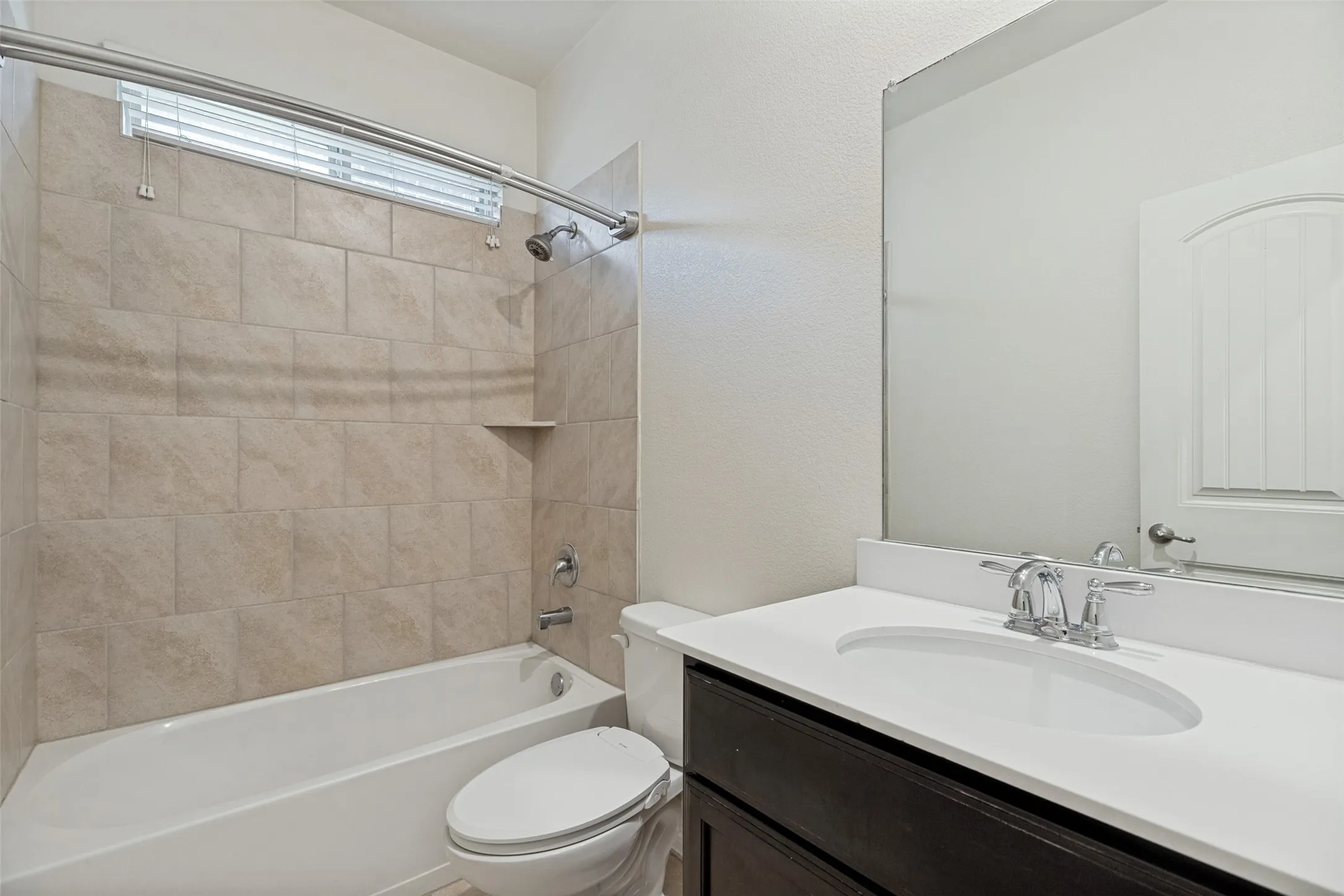 1st floor secondary bathroom