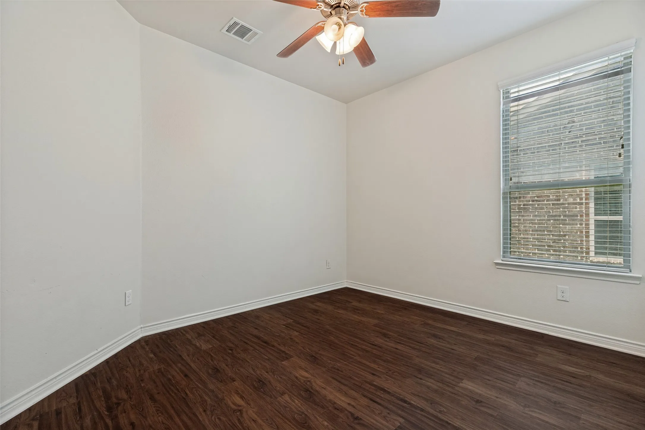 1st floor secondary bedroom
