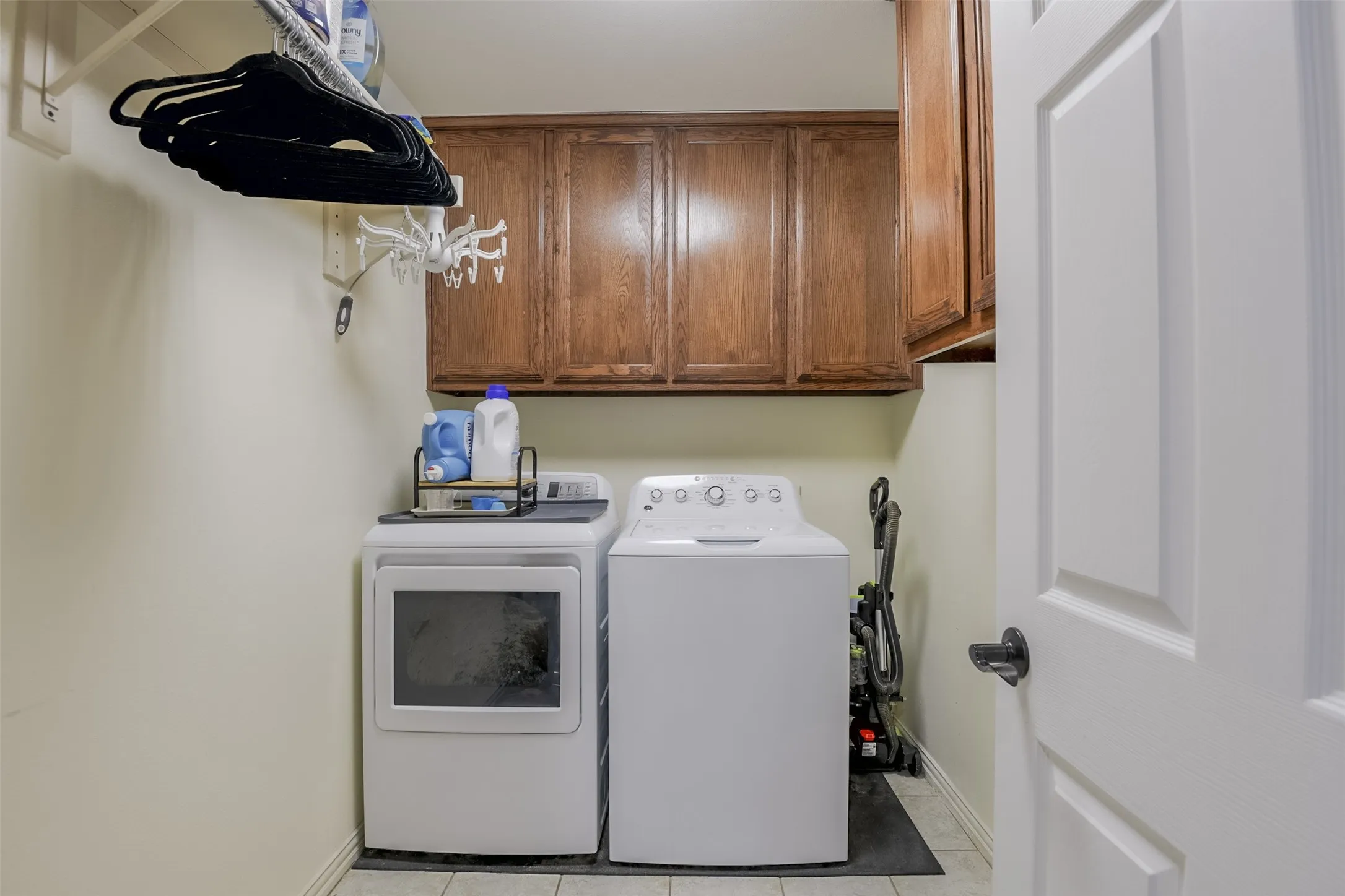 Single Family Residence For Sale in Ellis County , 515 Seneca Drive, Waxahachie, Texas 75165, 4 Bedroom, 3 Bathroom, 3 Garage spaces, 2,927 Sqft, built in 1998, mls#21310667, Real Estate Agent in Waxahachie, Homes For Sale in Ellis county, Homes For Sale in Waxahachie, Realtor in Waxahachie Texas, Real Estate Brokerage Independent Realty Texas, Luminita Cordes Realtor