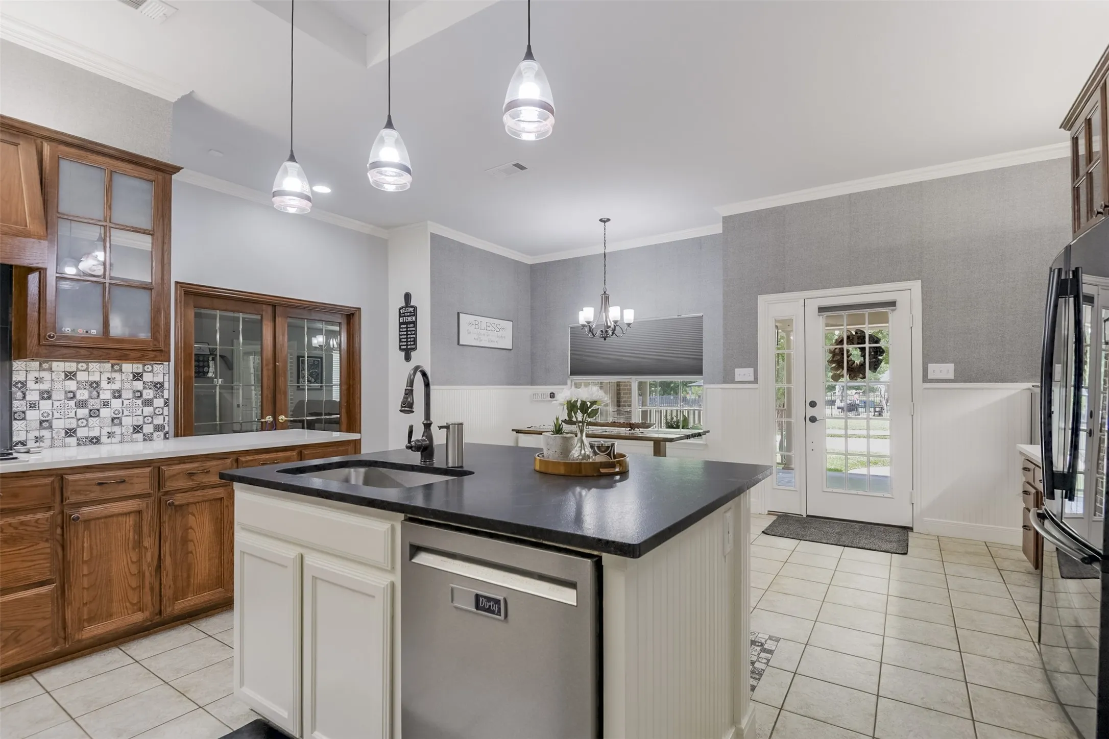 Single Family Residence For Sale in Ellis County , 515 Seneca Drive, Waxahachie, Texas 75165, 4 Bedroom, 3 Bathroom, 3 Garage spaces, 2,927 Sqft, built in 1998, mls#21310667, Real Estate Agent in Waxahachie, Homes For Sale in Ellis county, Homes For Sale in Waxahachie, Realtor in Waxahachie Texas, Real Estate Brokerage Independent Realty Texas, Luminita Cordes Realtor