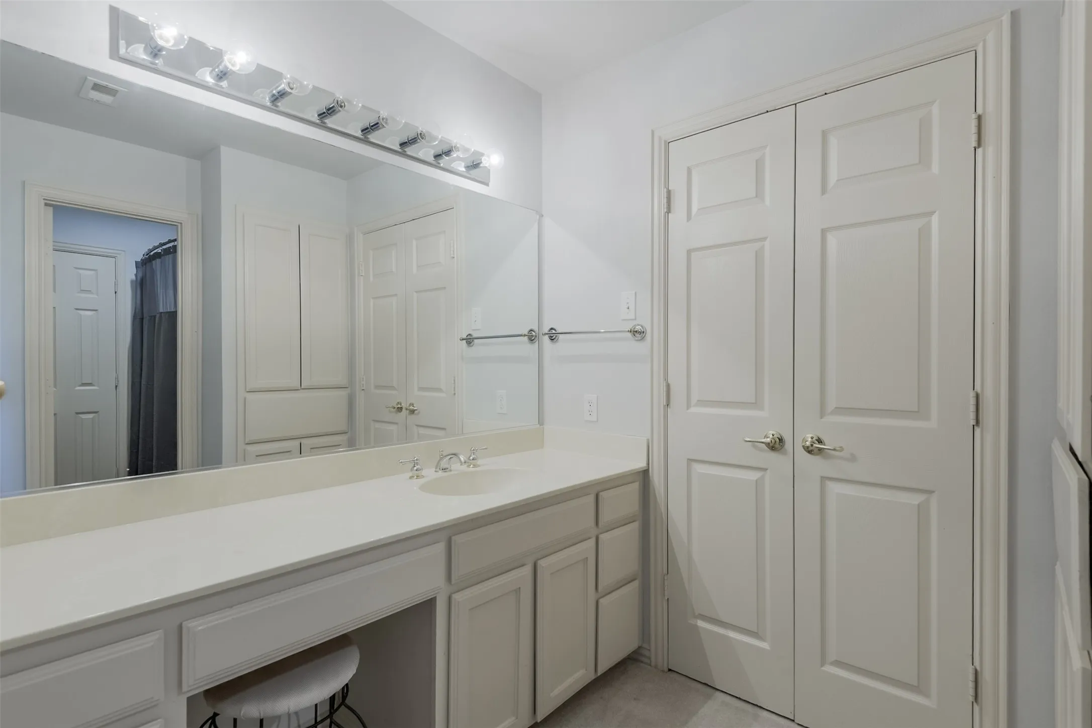 Single Family Residence For Sale in Ellis County , 515 Seneca Drive, Waxahachie, Texas 75165, 4 Bedroom, 3 Bathroom, 3 Garage spaces, 2,927 Sqft, built in 1998, mls#21310667, Real Estate Agent in Waxahachie, Homes For Sale in Ellis county, Homes For Sale in Waxahachie, Realtor in Waxahachie Texas, Real Estate Brokerage Independent Realty Texas, Luminita Cordes Realtor