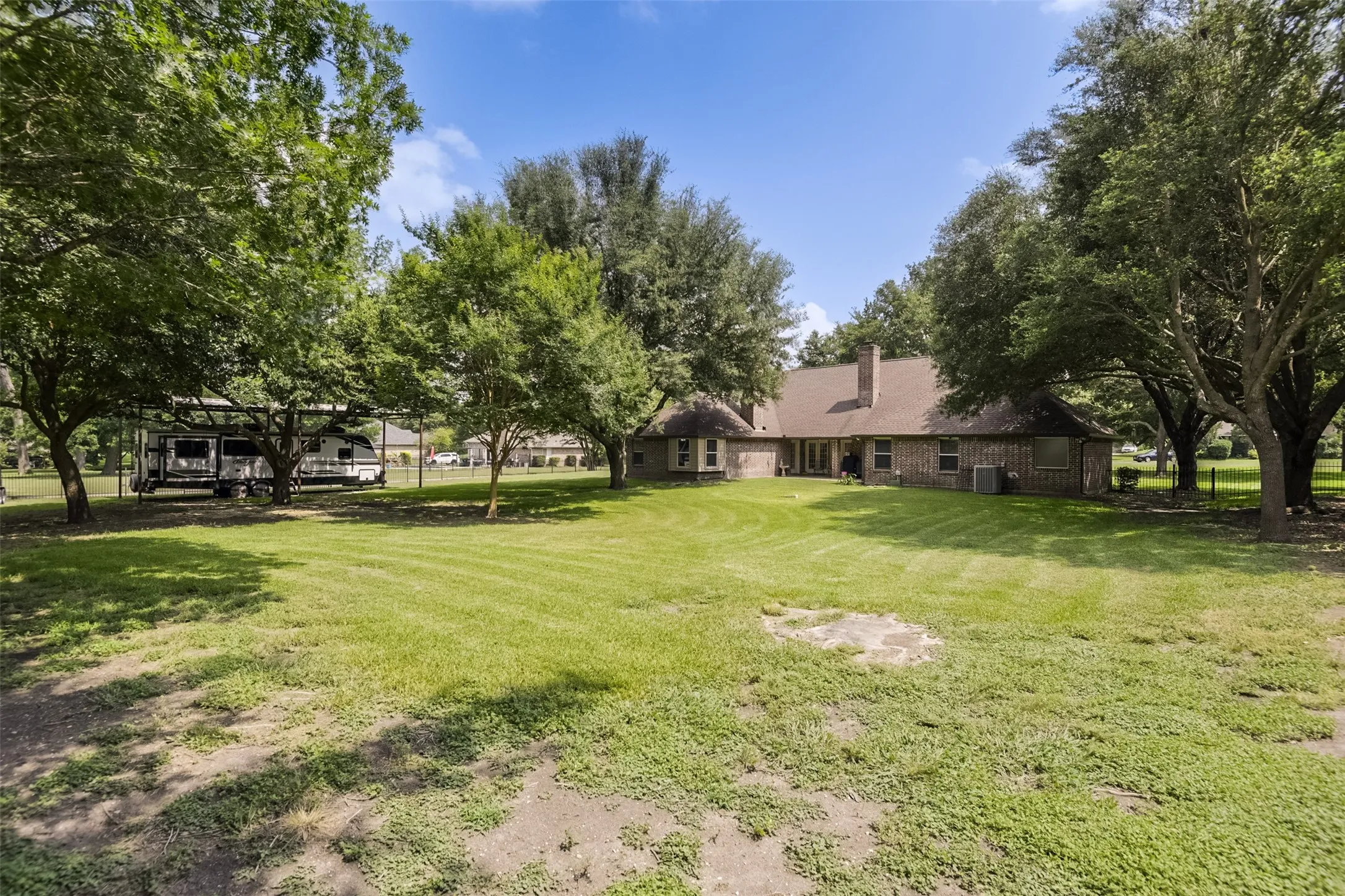 Single Family Residence For Sale in Ellis County , 515 Seneca Drive, Waxahachie, Texas 75165, 4 Bedroom, 3 Bathroom, 3 Garage spaces, 2,927 Sqft, built in 1998, mls#21310667, Real Estate Agent in Waxahachie, Homes For Sale in Ellis county, Homes For Sale in Waxahachie, Realtor in Waxahachie Texas, Real Estate Brokerage Independent Realty Texas, Luminita Cordes Realtor