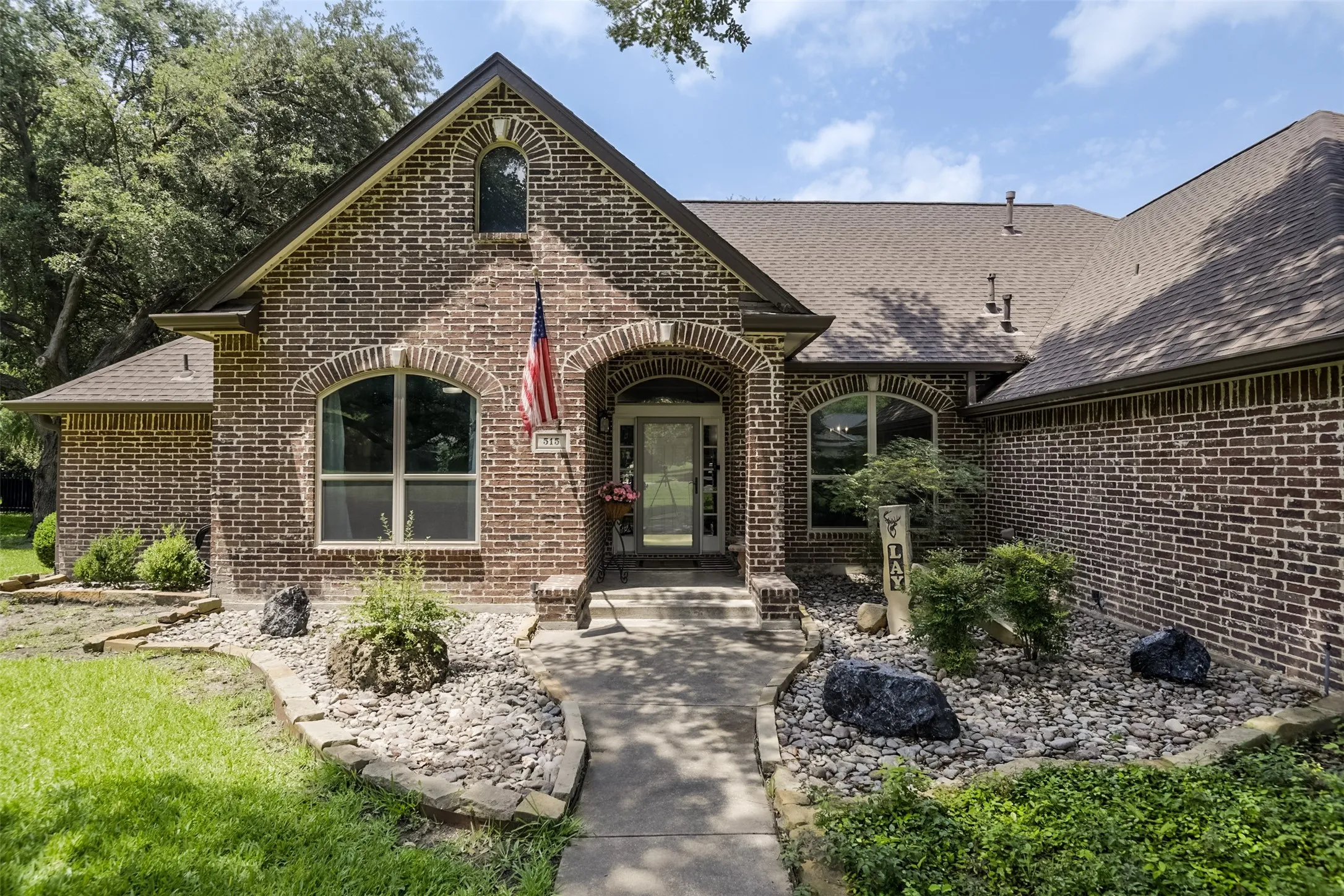 Single Family Residence For Sale in Ellis County , 515 Seneca Drive, Waxahachie, Texas 75165, 4 Bedroom, 3 Bathroom, 3 Garage spaces, 2,927 Sqft, built in 1998, mls#21310667, Real Estate Agent in Waxahachie, Homes For Sale in Ellis county, Homes For Sale in Waxahachie, Realtor in Waxahachie Texas, Real Estate Brokerage Independent Realty Texas, Luminita Cordes Realtor