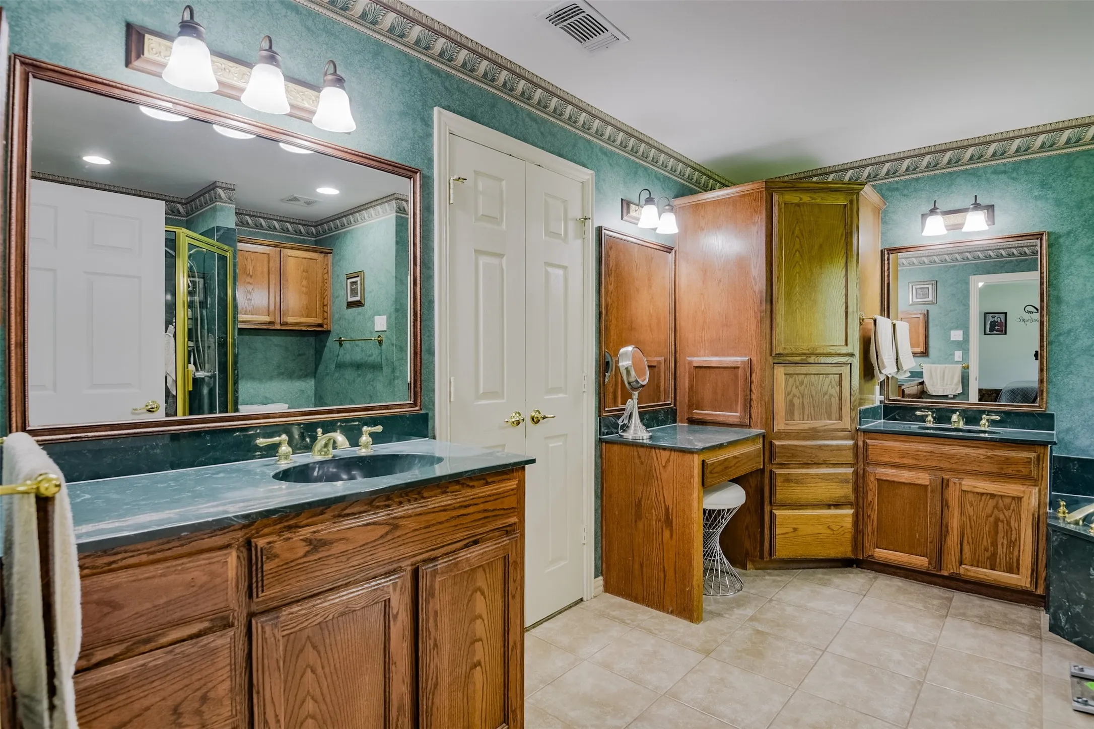 Single Family Residence For Sale in Ellis County , 515 Seneca Drive, Waxahachie, Texas 75165, 4 Bedroom, 3 Bathroom, 3 Garage spaces, 2,927 Sqft, built in 1998, mls#21310667, Real Estate Agent in Waxahachie, Homes For Sale in Ellis county, Homes For Sale in Waxahachie, Realtor in Waxahachie Texas, Real Estate Brokerage Independent Realty Texas, Luminita Cordes Realtor