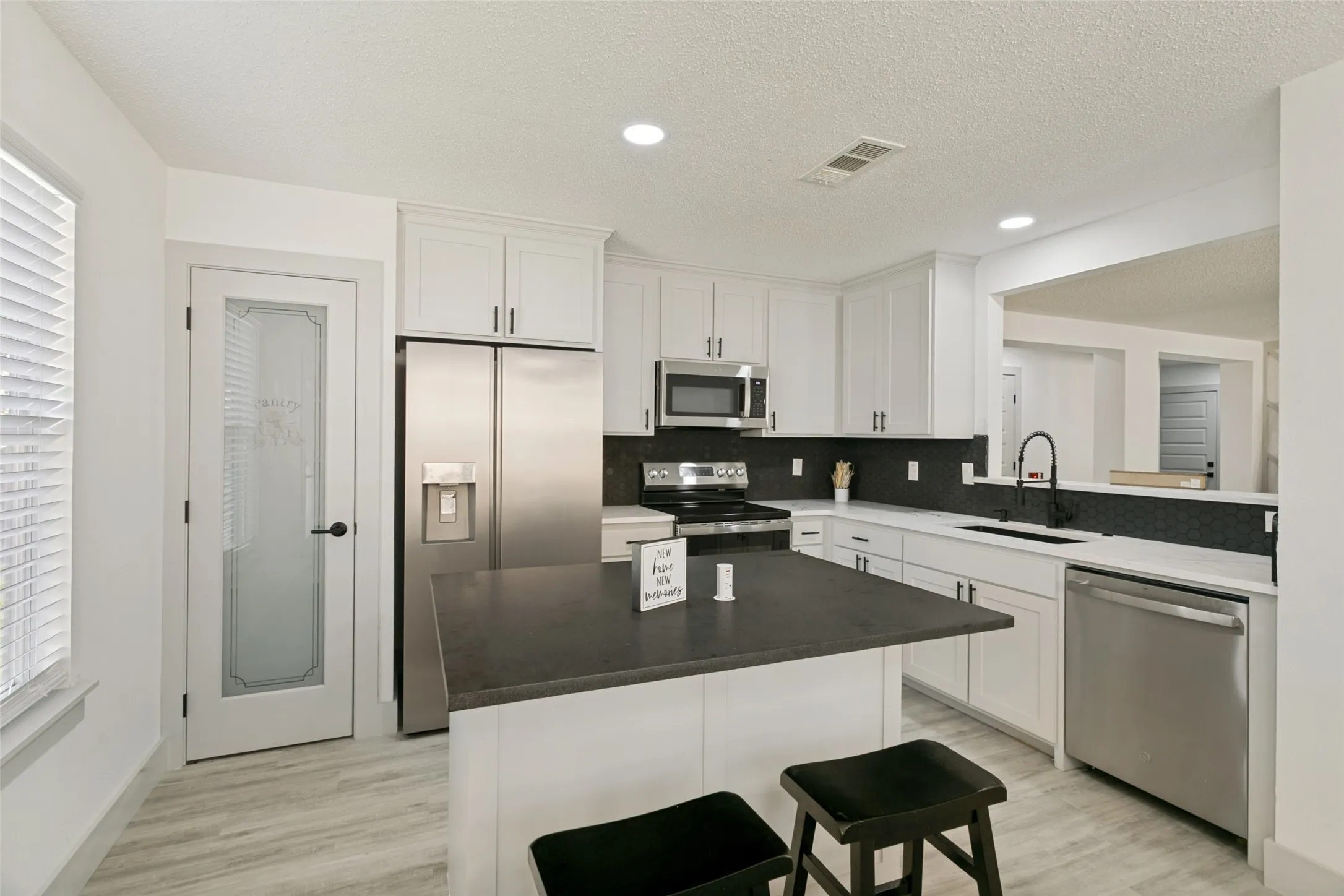 Single Family Residence For Sale in Tarrant County , 5960 Mckaskle Drive, Fort Worth, Texas 76119, 3 Bedrooms, 2 Bathrooms, 2 Garage spaces, 1,639 Sqft, built in 2004, Price $269,499, mls#21311312, Real Estate Agent in Fort Worth, Homes For Sale in Tarrant county, Homes For Sale in Fort Worth, Realtor in Fort Worth Texas, Real Estate Brokerage Independent Realty Texas, Luminita Cordes Realtor