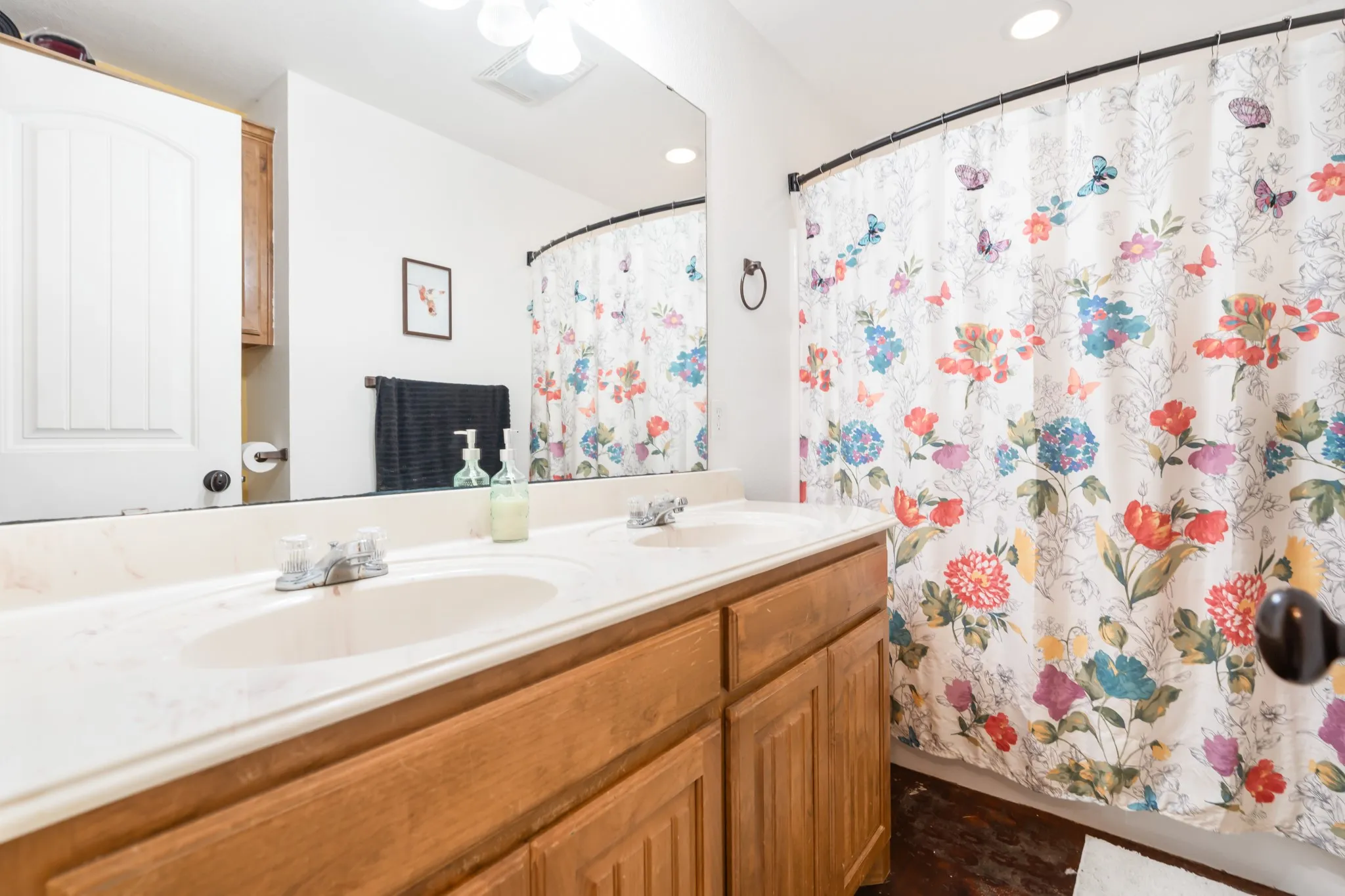 Single Family Residence For Sale in Hill County , 6338 Fm 933, Blum, Texas 76627, 3 Bedroom, 3 Bathroom, 5 Garage spaces, 1,500 Sqft, built in 2008, mls#21309524, Real Estate Agent in Blum, Homes For Sale in Hill county, Homes For Sale in Blum, Realtor in Blum Texas, Real Estate Brokerage Independent Realty Texas, Luminita Cordes Realtor