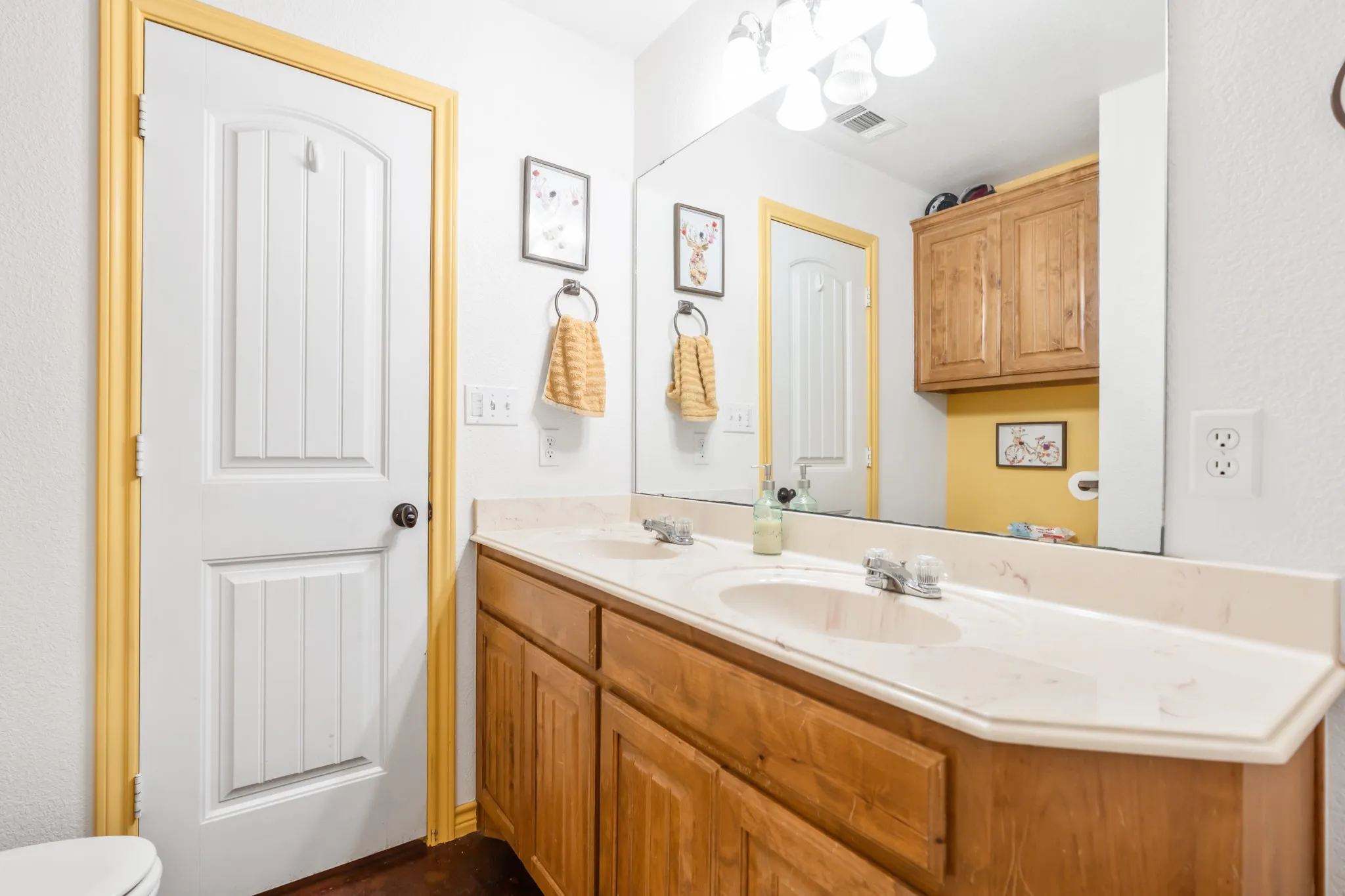 Single Family Residence For Sale in Hill County , 6338 Fm 933, Blum, Texas 76627, 3 Bedroom, 3 Bathroom, 5 Garage spaces, 1,500 Sqft, built in 2008, mls#21309524, Real Estate Agent in Blum, Homes For Sale in Hill county, Homes For Sale in Blum, Realtor in Blum Texas, Real Estate Brokerage Independent Realty Texas, Luminita Cordes Realtor