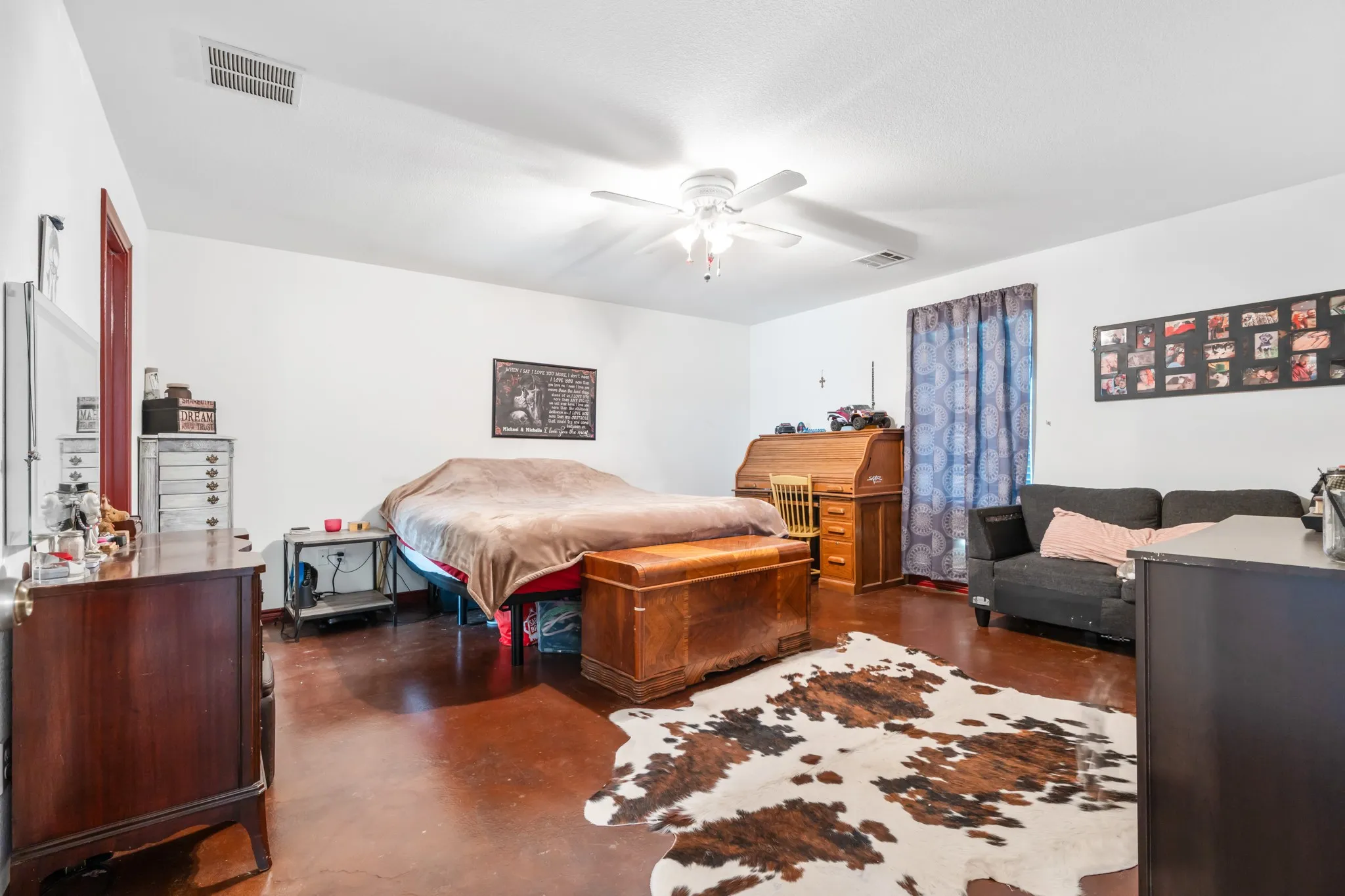 Single Family Residence For Sale in Hill County , 6338 Fm 933, Blum, Texas 76627, 3 Bedroom, 3 Bathroom, 5 Garage spaces, 1,500 Sqft, built in 2008, mls#21309524, Real Estate Agent in Blum, Homes For Sale in Hill county, Homes For Sale in Blum, Realtor in Blum Texas, Real Estate Brokerage Independent Realty Texas, Luminita Cordes Realtor