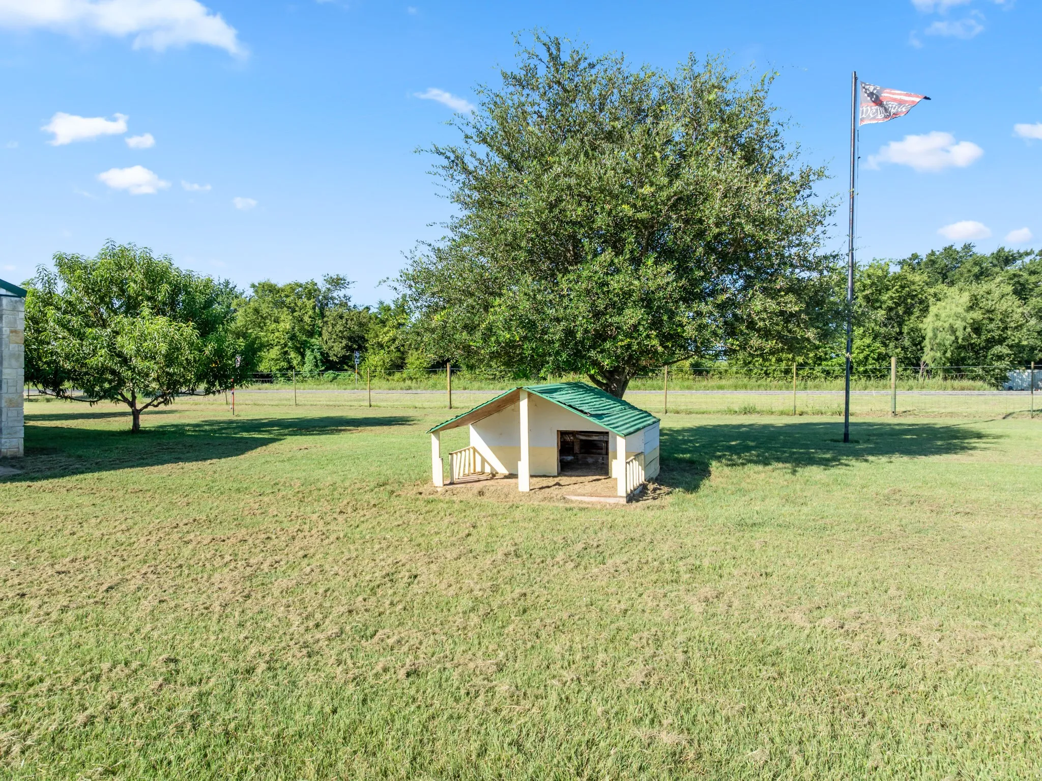 Single Family Residence For Sale in Hill County , 6338 Fm 933, Blum, Texas 76627, 3 Bedroom, 3 Bathroom, 5 Garage spaces, 1,500 Sqft, built in 2008, mls#21309524, Real Estate Agent in Blum, Homes For Sale in Hill county, Homes For Sale in Blum, Realtor in Blum Texas, Real Estate Brokerage Independent Realty Texas, Luminita Cordes Realtor