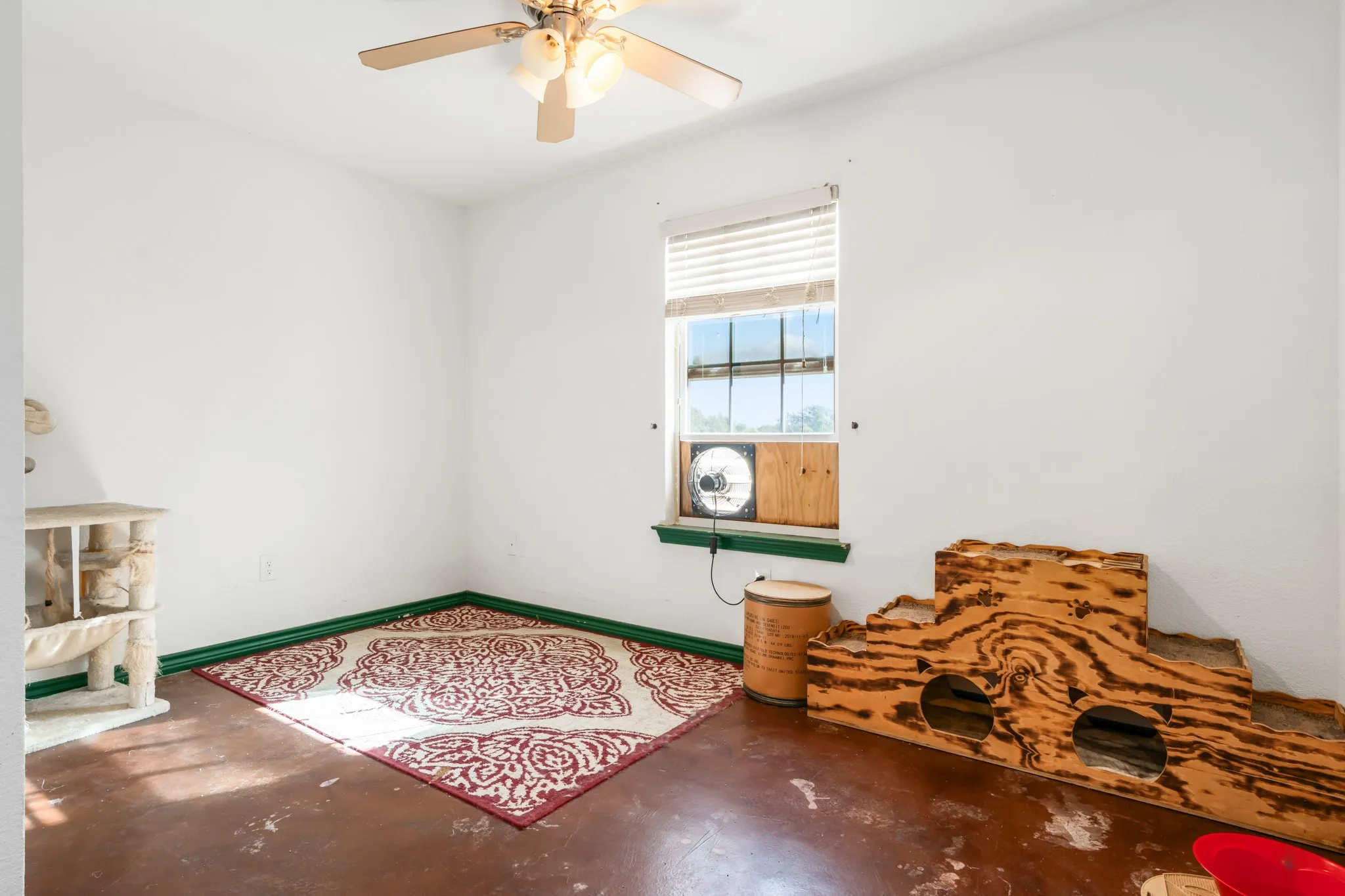 Single Family Residence For Sale in Hill County , 6338 Fm 933, Blum, Texas 76627, 3 Bedroom, 3 Bathroom, 5 Garage spaces, 1,500 Sqft, built in 2008, mls#21309524, Real Estate Agent in Blum, Homes For Sale in Hill county, Homes For Sale in Blum, Realtor in Blum Texas, Real Estate Brokerage Independent Realty Texas, Luminita Cordes Realtor