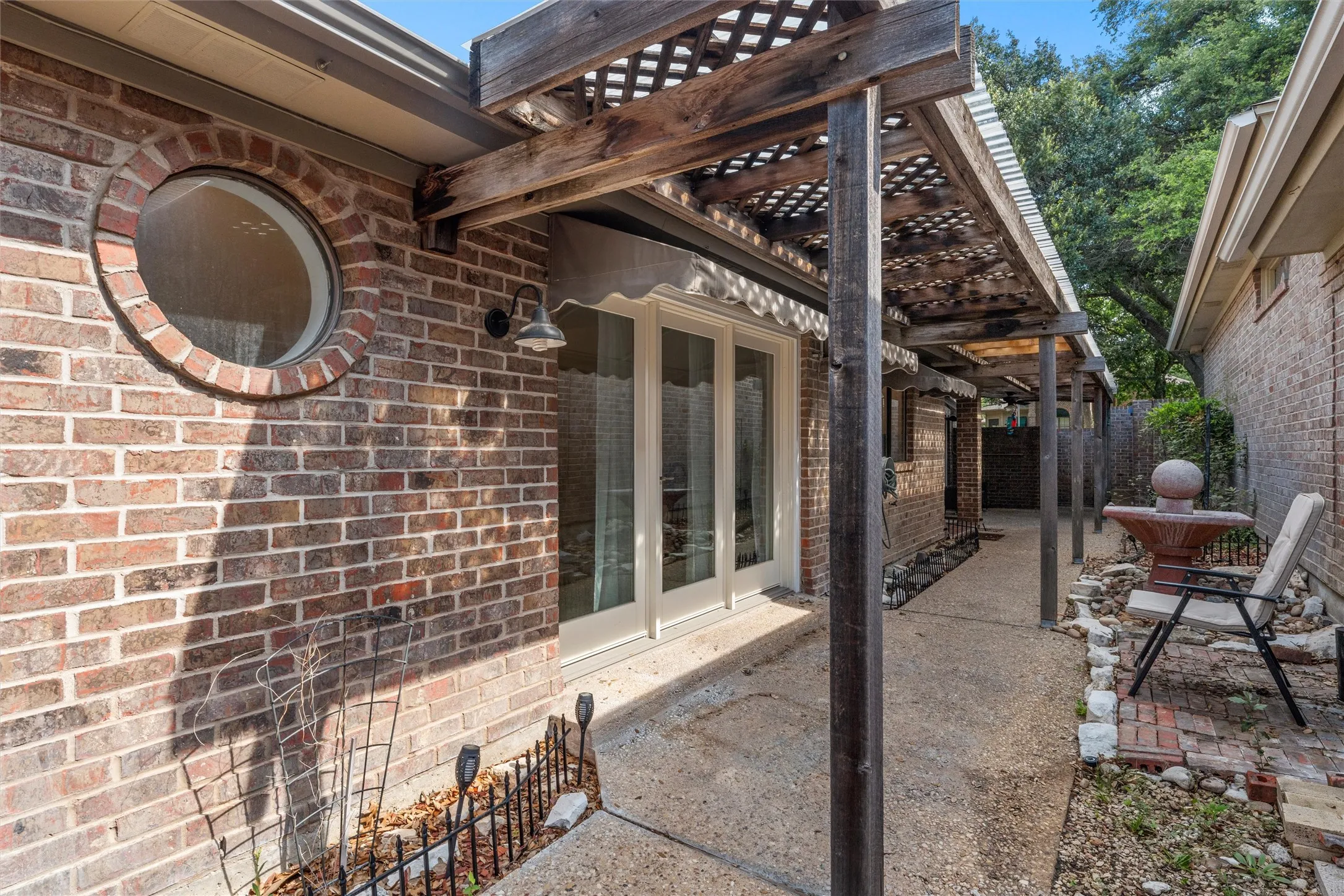 Single Family Residence For Sale in Bell County , 2723 Canyon Oaks Court, Temple, Texas 76502, 3 Bedroom, 2 Bathroom, 2 Garage spaces, 2,006 Sqft, built in 1983, mls#21311224, Real Estate Agent in Temple, Homes For Sale in Bell county, Homes For Sale in Temple, Realtor in Temple Texas, Real Estate Brokerage Independent Realty Texas, Luminita Cordes Realtor