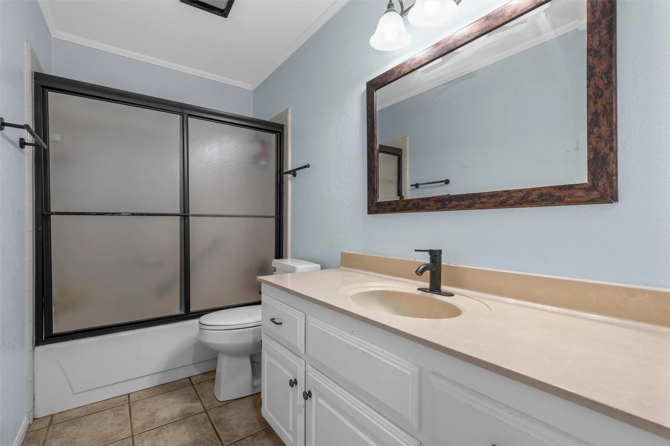 Single Family Residence For Sale in Bell County , 2723 Canyon Oaks Court, Temple, Texas 76502, 3 Bedroom, 2 Bathroom, 2 Garage spaces, 2,006 Sqft, built in 1983, mls#21311224, Real Estate Agent in Temple, Homes For Sale in Bell county, Homes For Sale in Temple, Realtor in Temple Texas, Real Estate Brokerage Independent Realty Texas, Luminita Cordes Realtor