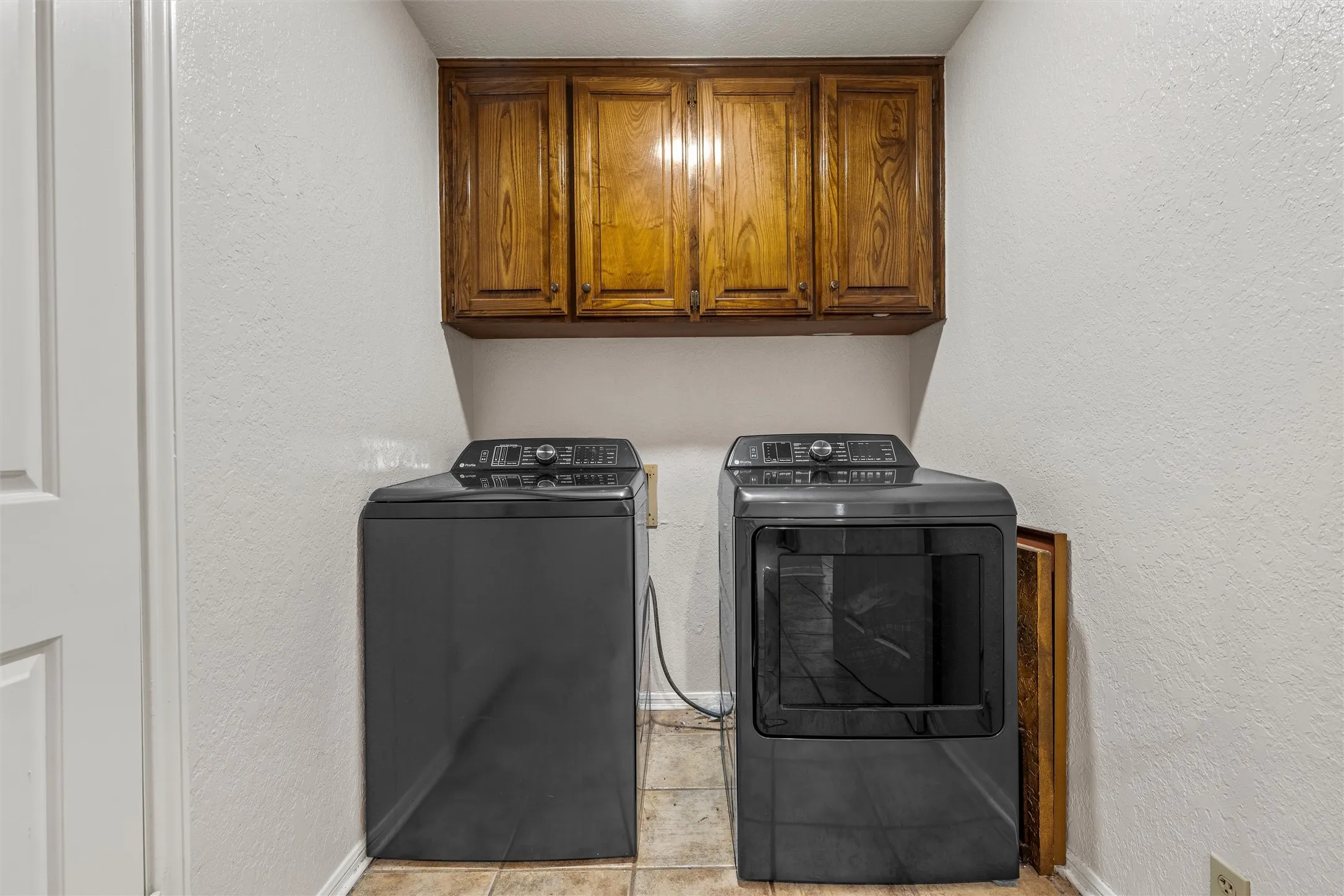 Single Family Residence For Sale in Bell County , 2723 Canyon Oaks Court, Temple, Texas 76502, 3 Bedroom, 2 Bathroom, 2 Garage spaces, 2,006 Sqft, built in 1983, mls#21311224, Real Estate Agent in Temple, Homes For Sale in Bell county, Homes For Sale in Temple, Realtor in Temple Texas, Real Estate Brokerage Independent Realty Texas, Luminita Cordes Realtor