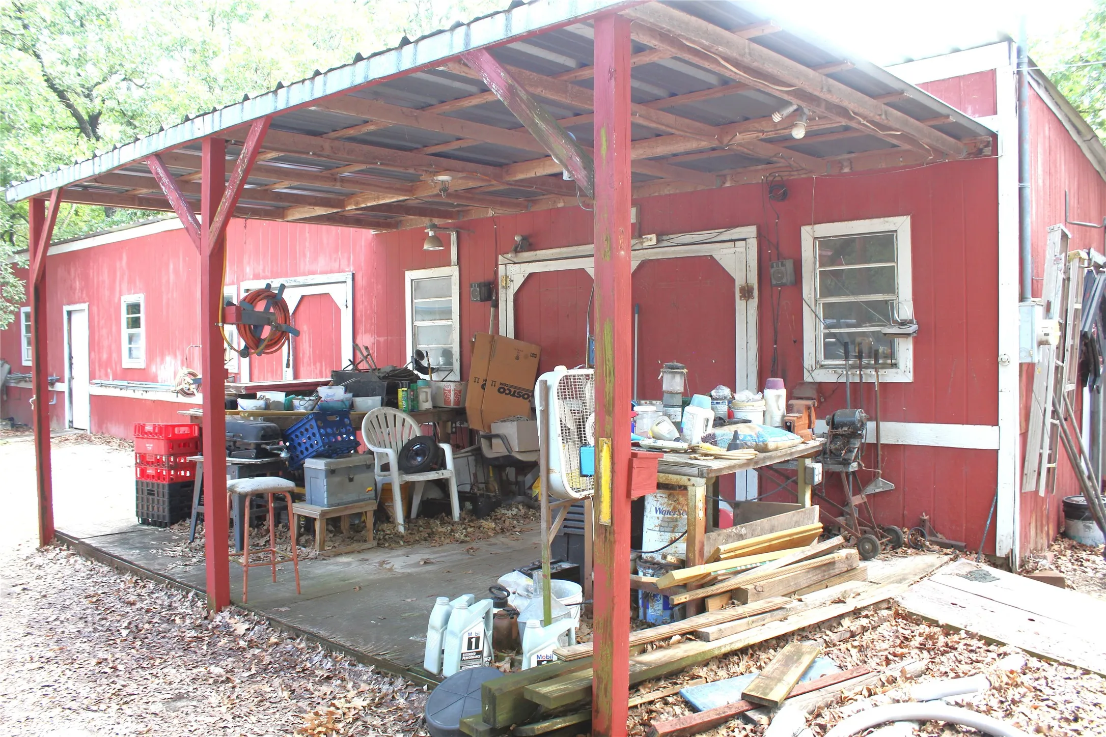 Mobile Home For Sale in Hunt County , 1204 Red Hawk Bay Drive, West Tawakoni, Texas 75474, 4 Bedrooms, 2 Bathrooms, Garage spaces, 1,484 Sqft, built in 1970, Price $150,000, mls#21309362, Real Estate Agent in West Tawakoni, Homes For Sale in Hunt county, Homes For Sale in West Tawakoni, Realtor in West Tawakoni Texas, Real Estate Brokerage Independent Realty Texas, Luminita Cordes Realtor