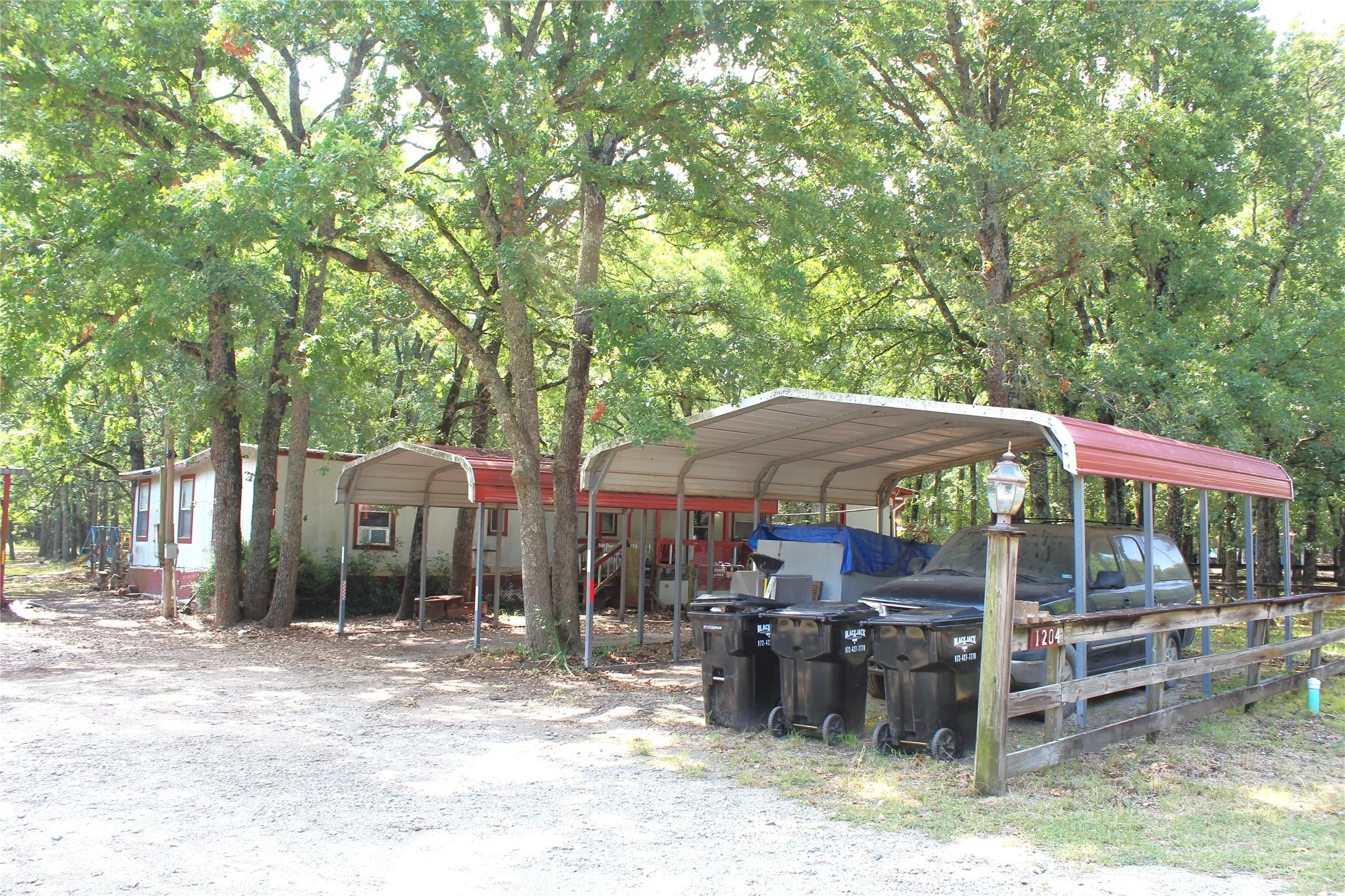 Mobile Home For Sale in Hunt County , 1204 Red Hawk Bay Drive, West Tawakoni, Texas 75474, 4 Bedrooms, 2 Bathrooms, Garage spaces, 1,484 Sqft, built in 1970, Price $150,000, mls#21309362, Real Estate Agent in West Tawakoni, Homes For Sale in Hunt county, Homes For Sale in West Tawakoni, Realtor in West Tawakoni Texas, Real Estate Brokerage Independent Realty Texas, Luminita Cordes Realtor