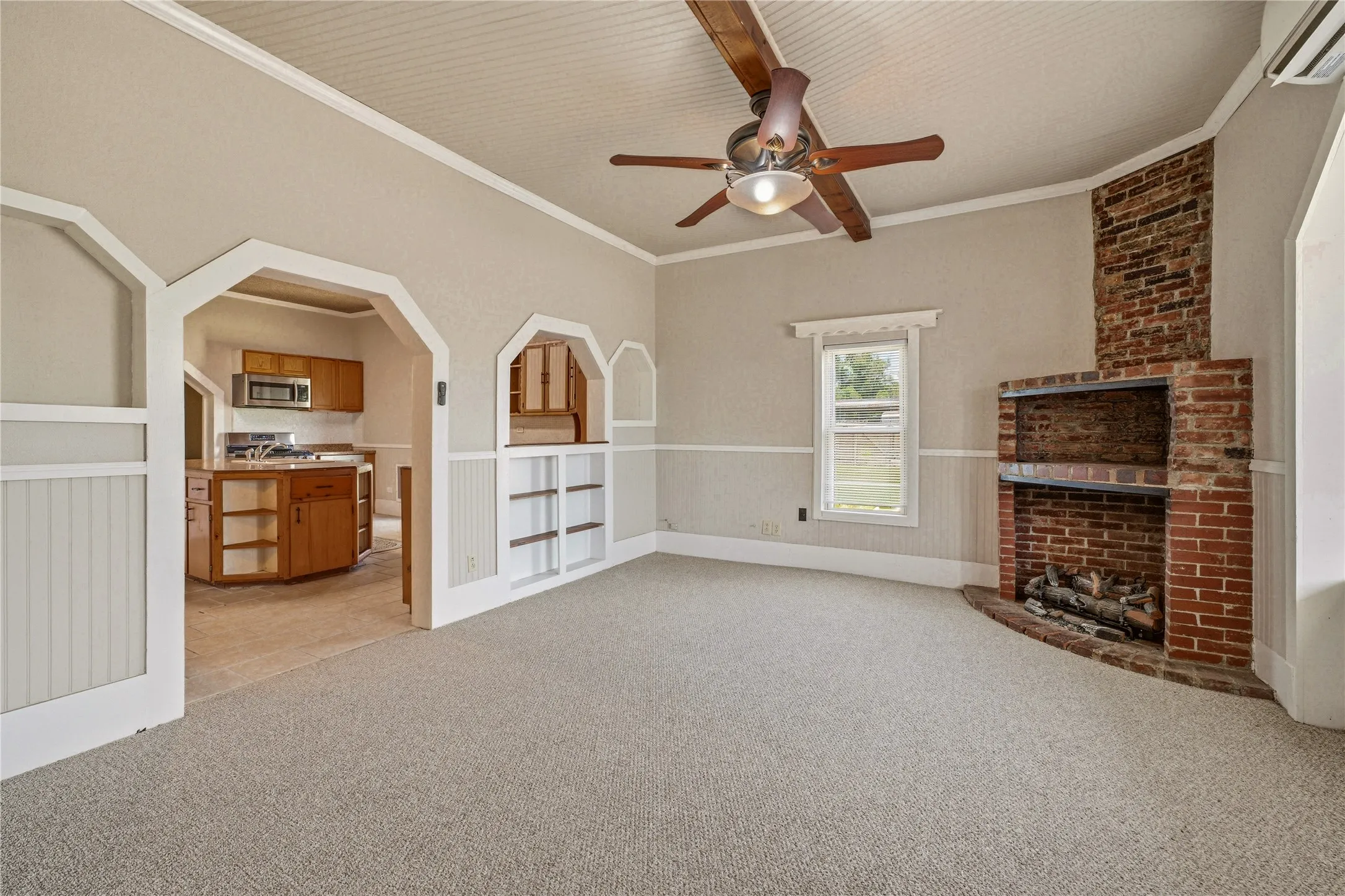Single Family Residence For Sale in Eastland County , 207 N Fisher, Gorman, Texas 76454, 4 Bedroom, 2 Bathroom, 1 Garage spaces, 2,380 Sqft, built in 1940, mls#21308683, Real Estate Agent in Gorman, Homes For Sale in Eastland county, Homes For Sale in Gorman, Realtor in Gorman Texas, Real Estate Brokerage Independent Realty Texas, Luminita Cordes Realtor