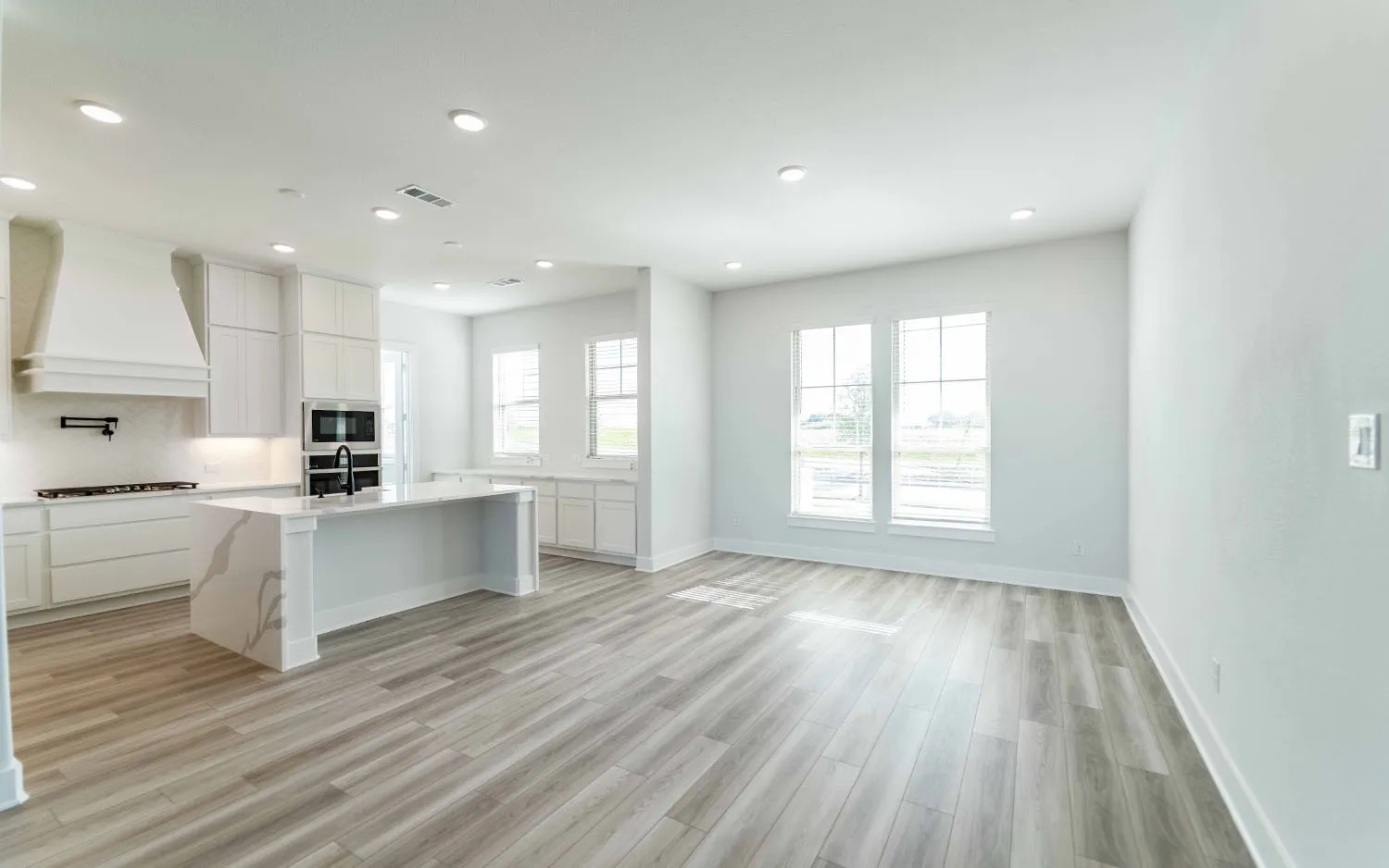 Single Family Residence For Sale in Dallas County , 2012 Casting Ridge, Mesquite, Texas 75181, 5 Bedroom, 4 Bathroom, 2 Garage spaces, 3,513 Sqft, built in 2025, mls#21281105, Real Estate Agent in Mesquite, Homes For Sale in Dallas county, Homes For Sale in Mesquite, Realtor in Mesquite Texas, Real Estate Brokerage Independent Realty Texas, Luminita Cordes Realtor