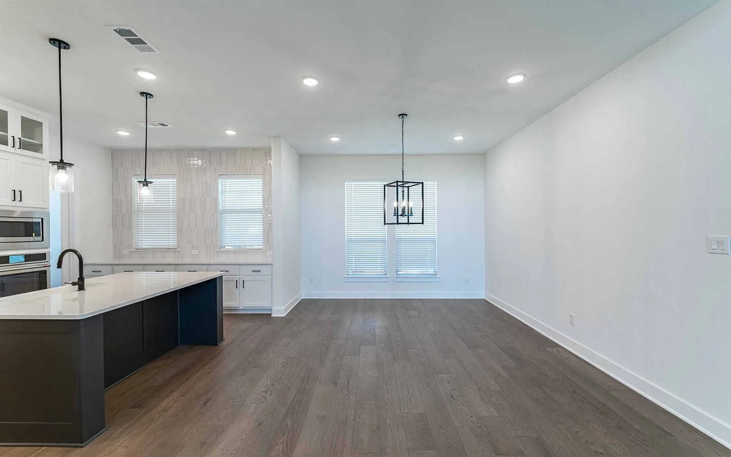 Single Family Residence For Sale in Dallas County , 1609 Possum Fire Trail, Mesquite, Texas 75181, 5 Bedroom, 4 Bathroom, 2 Garage spaces, 3,513 Sqft, built in 2025, mls#21282338, Real Estate Agent in Mesquite, Homes For Sale in Dallas county, Homes For Sale in Mesquite, Realtor in Mesquite Texas, Real Estate Brokerage Independent Realty Texas, Luminita Cordes Realtor