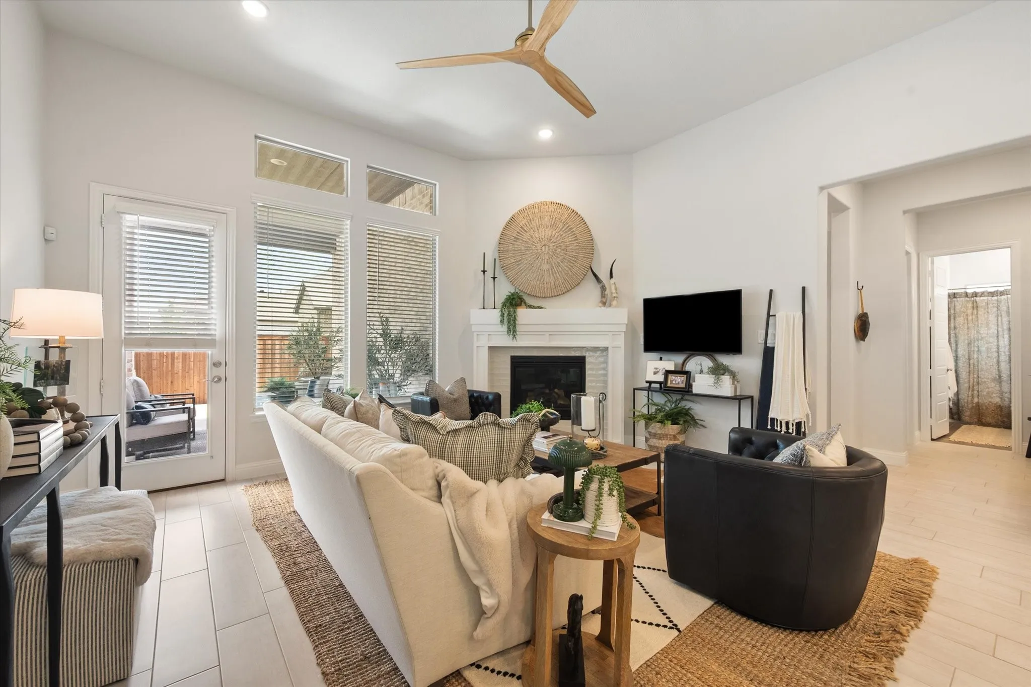 Single Family Residence For Sale in Johnson County , 2603 Trinity Ridge Street, Mansfield, Texas 76063, 3 Bedroom, 3 Bathroom, 2 Garage spaces, 3,062 Sqft, built in 2022, mls#21309697, Real Estate Agent in Mansfield, Homes For Sale in Johnson county, Homes For Sale in Mansfield, Realtor in Mansfield Texas, Real Estate Brokerage Independent Realty Texas, Luminita Cordes Realtor