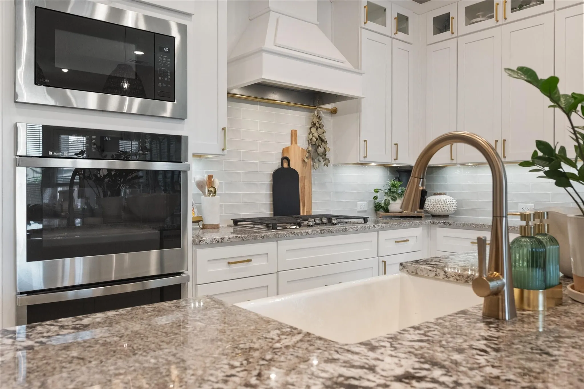 Single Family Residence For Sale in Johnson County , 2603 Trinity Ridge Street, Mansfield, Texas 76063, 3 Bedroom, 3 Bathroom, 2 Garage spaces, 3,062 Sqft, built in 2022, mls#21309697, Real Estate Agent in Mansfield, Homes For Sale in Johnson county, Homes For Sale in Mansfield, Realtor in Mansfield Texas, Real Estate Brokerage Independent Realty Texas, Luminita Cordes Realtor