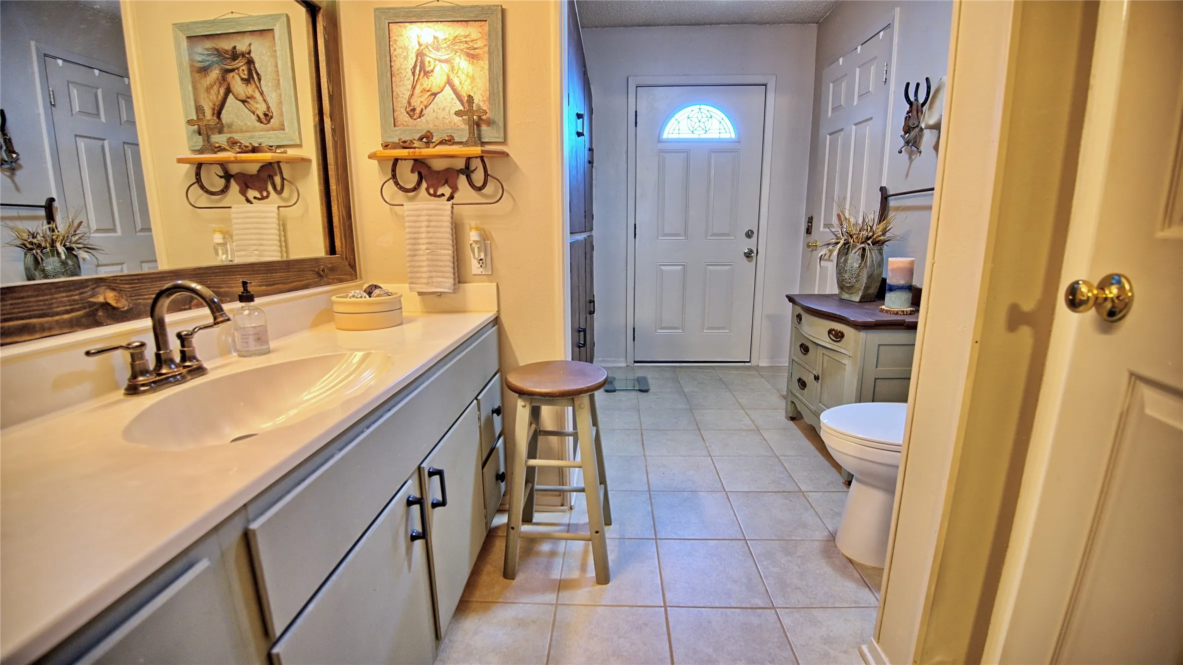 Single Family Residence For Sale in Montague County , 978 Longbranch Road, Nocona, Texas 76255, 3 Bedroom, 2 Bathroom, Garage spaces, 1,914 Sqft, built in 1977, mls#21309997, Real Estate Agent in Nocona, Homes For Sale in Montague county, Homes For Sale in Nocona, Realtor in Nocona Texas, Real Estate Brokerage Independent Realty Texas, Luminita Cordes Realtor