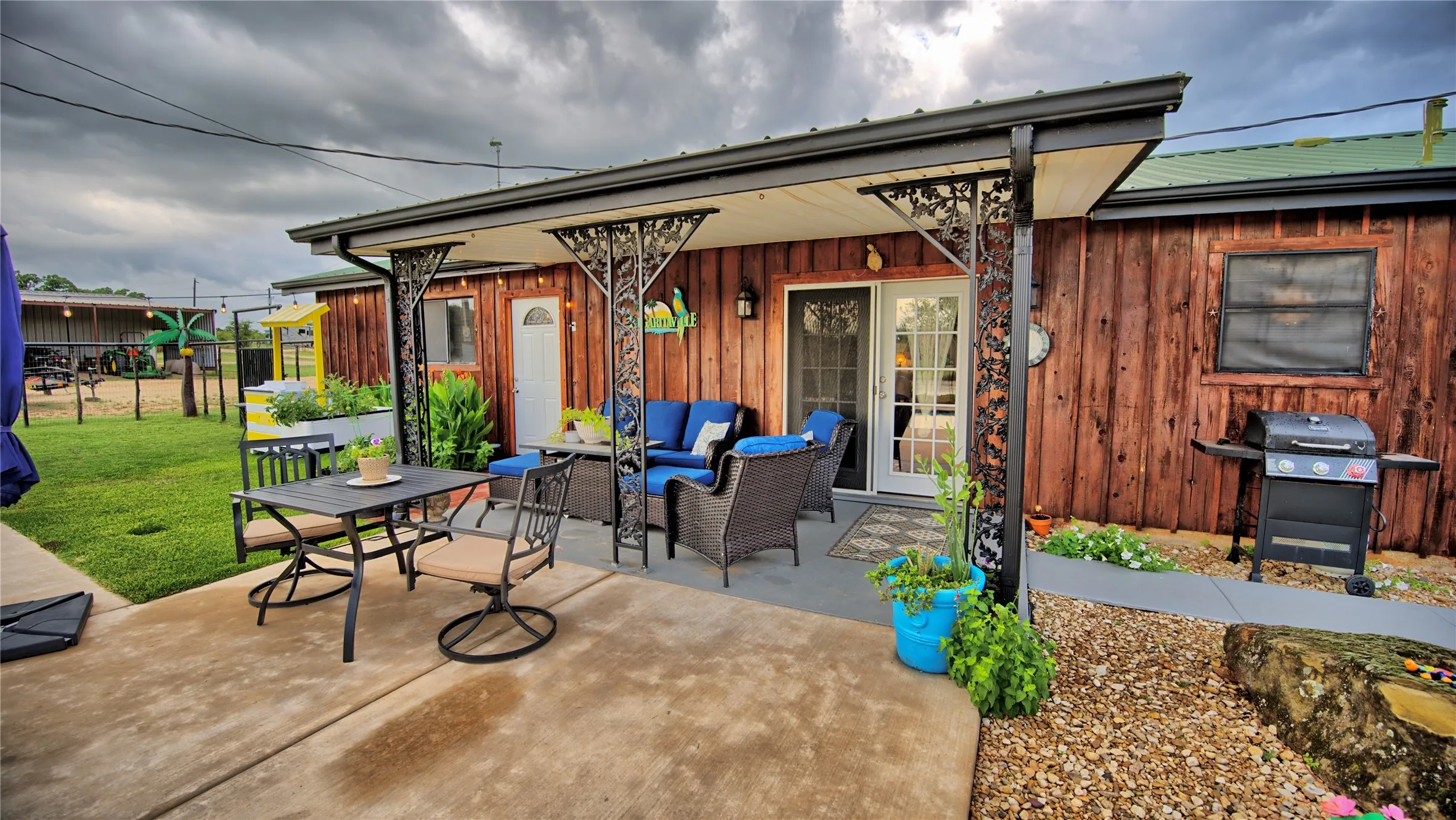 Single Family Residence For Sale in Montague County , 978 Longbranch Road, Nocona, Texas 76255, 3 Bedroom, 2 Bathroom, Garage spaces, 1,914 Sqft, built in 1977, mls#21309997, Real Estate Agent in Nocona, Homes For Sale in Montague county, Homes For Sale in Nocona, Realtor in Nocona Texas, Real Estate Brokerage Independent Realty Texas, Luminita Cordes Realtor