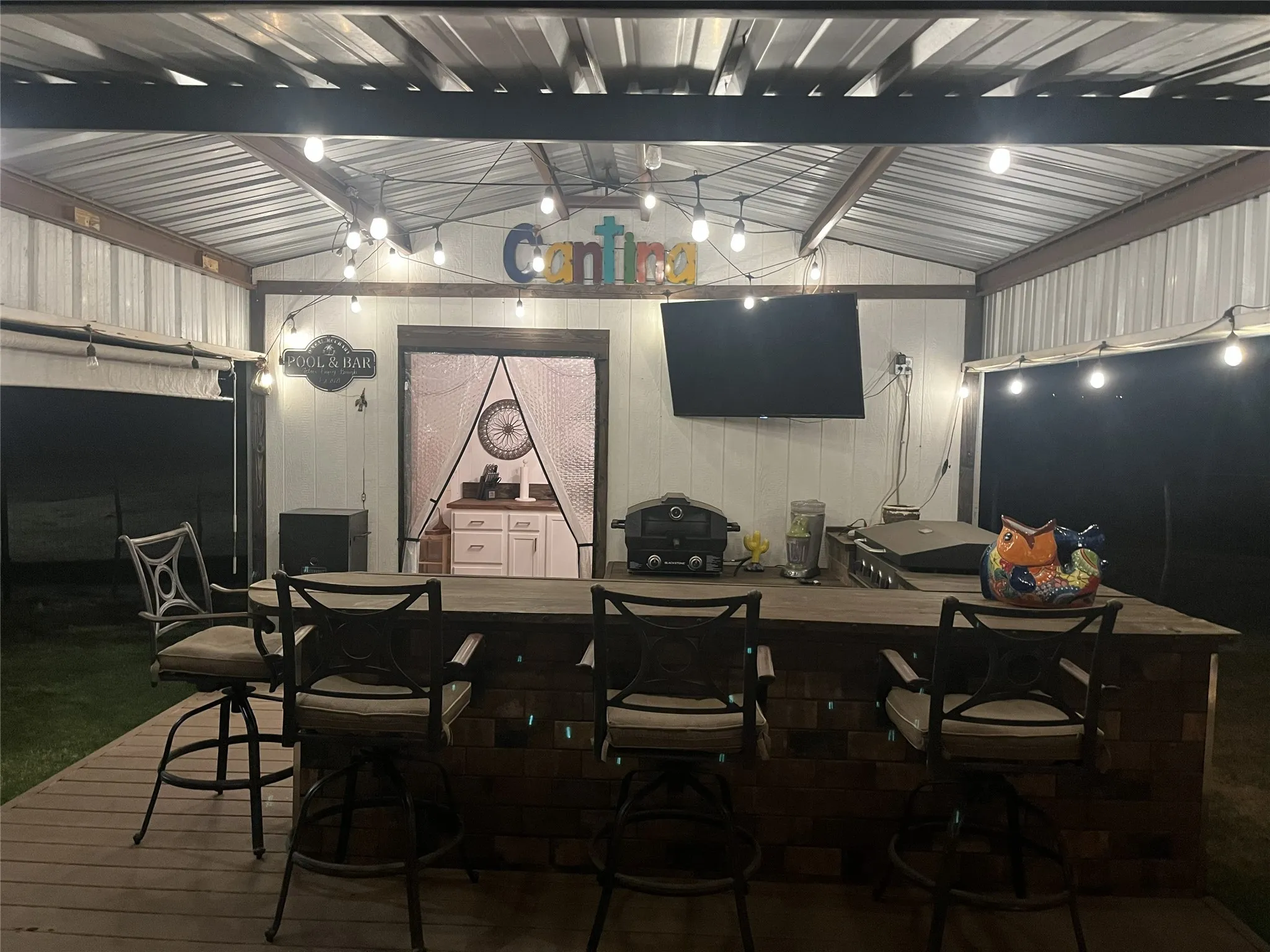 Single Family Residence For Sale in Montague County , 978 Longbranch Road, Nocona, Texas 76255, 3 Bedroom, 2 Bathroom, Garage spaces, 1,914 Sqft, built in 1977, mls#21309997, Real Estate Agent in Nocona, Homes For Sale in Montague county, Homes For Sale in Nocona, Realtor in Nocona Texas, Real Estate Brokerage Independent Realty Texas, Luminita Cordes Realtor