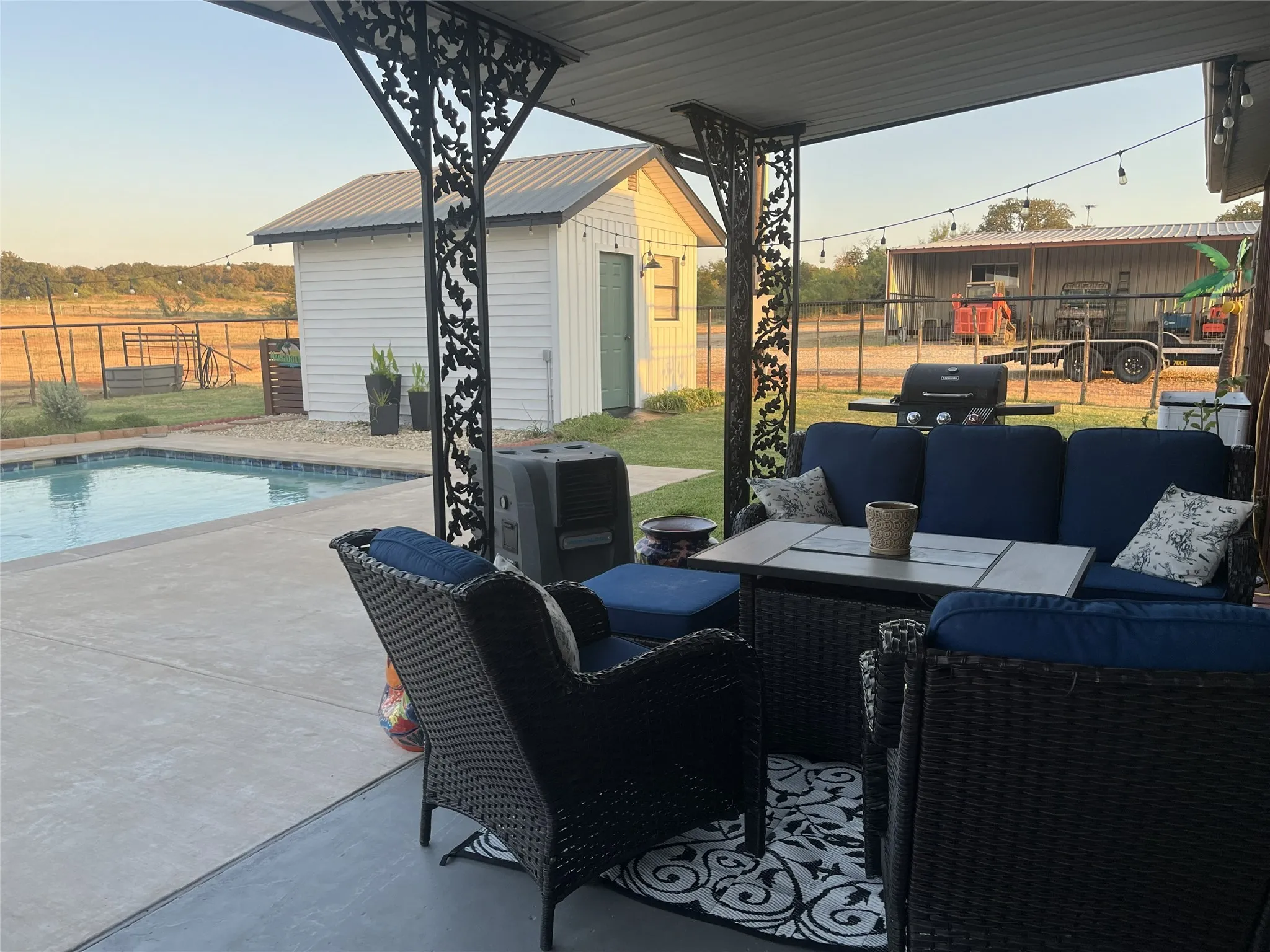 Single Family Residence For Sale in Montague County , 978 Longbranch Road, Nocona, Texas 76255, 3 Bedroom, 2 Bathroom, Garage spaces, 1,914 Sqft, built in 1977, mls#21309997, Real Estate Agent in Nocona, Homes For Sale in Montague county, Homes For Sale in Nocona, Realtor in Nocona Texas, Real Estate Brokerage Independent Realty Texas, Luminita Cordes Realtor