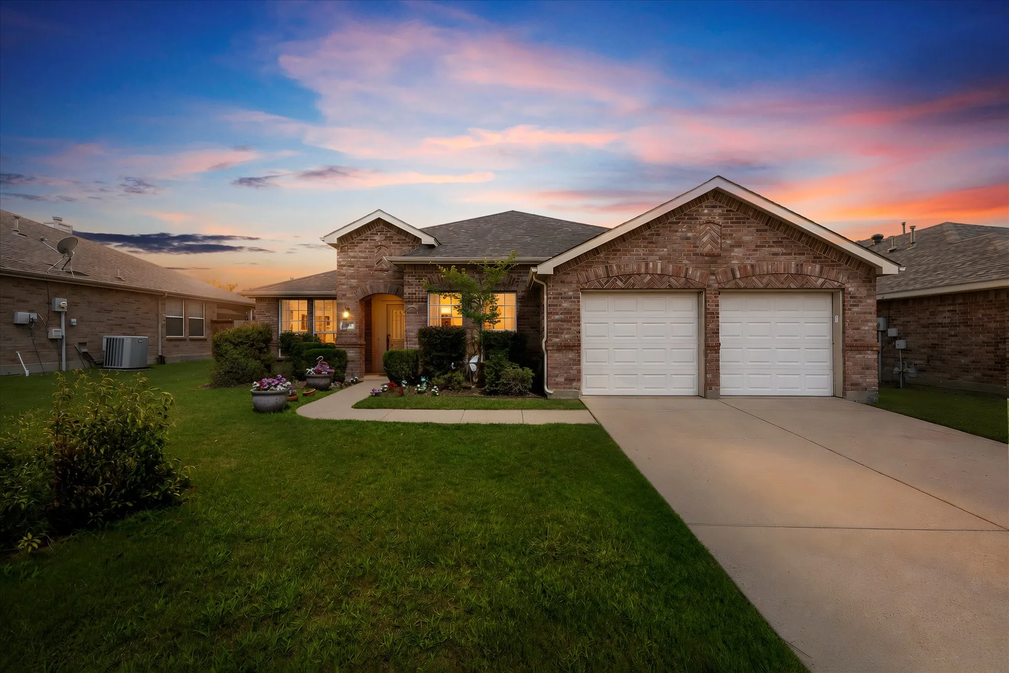 Single Family Residence For Sale in Kaufman County , 308 Creekwood Trail, Forney, Texas 75126, 4 Bedroom, 2 Bathroom, 2 Garage spaces, 2,352 Sqft, built in 2006, mls#21311358, Real Estate Agent in Forney, Homes For Sale in Kaufman county, Homes For Sale in Forney, Realtor in Forney Texas, Real Estate Brokerage Independent Realty Texas, Luminita Cordes Realtor
