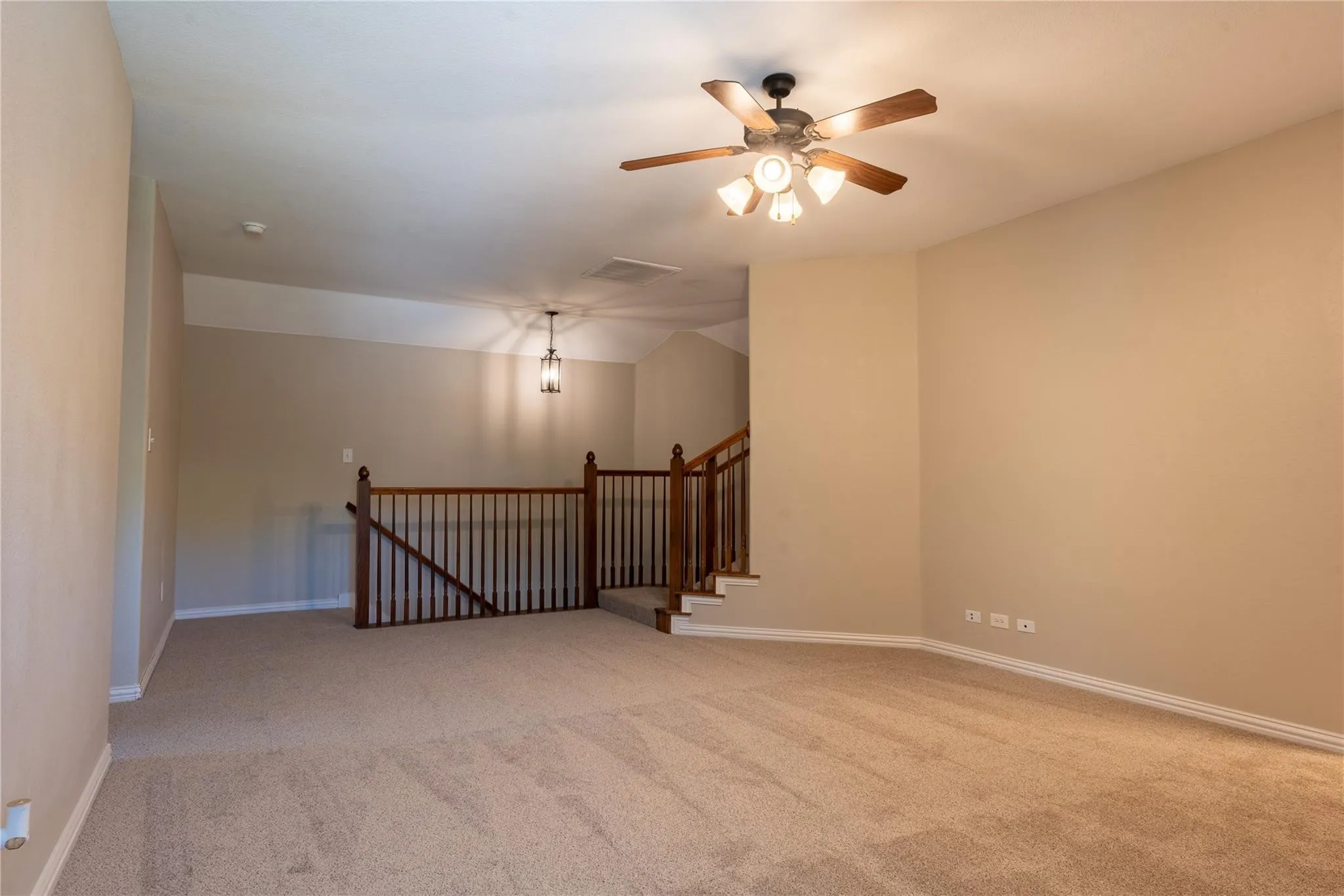 Single Family Residence For Rent in Collin County , 1609 Clearwater Drive, Mc Kinney, Texas 75071, 5 Bedrooms, 4 Bathrooms, 2 Garage spaces, 3,221 Sqft, built in 2010, Price $4,100, mls#21311372, Real Estate Agent in Mc Kinney, Homes For Rent in Collin county, Homes For Rent in Mc Kinney, Realtor in Mc Kinney Texas, Real Estate Brokerage Independent Realty Texas, Luminita Cordes Realtor