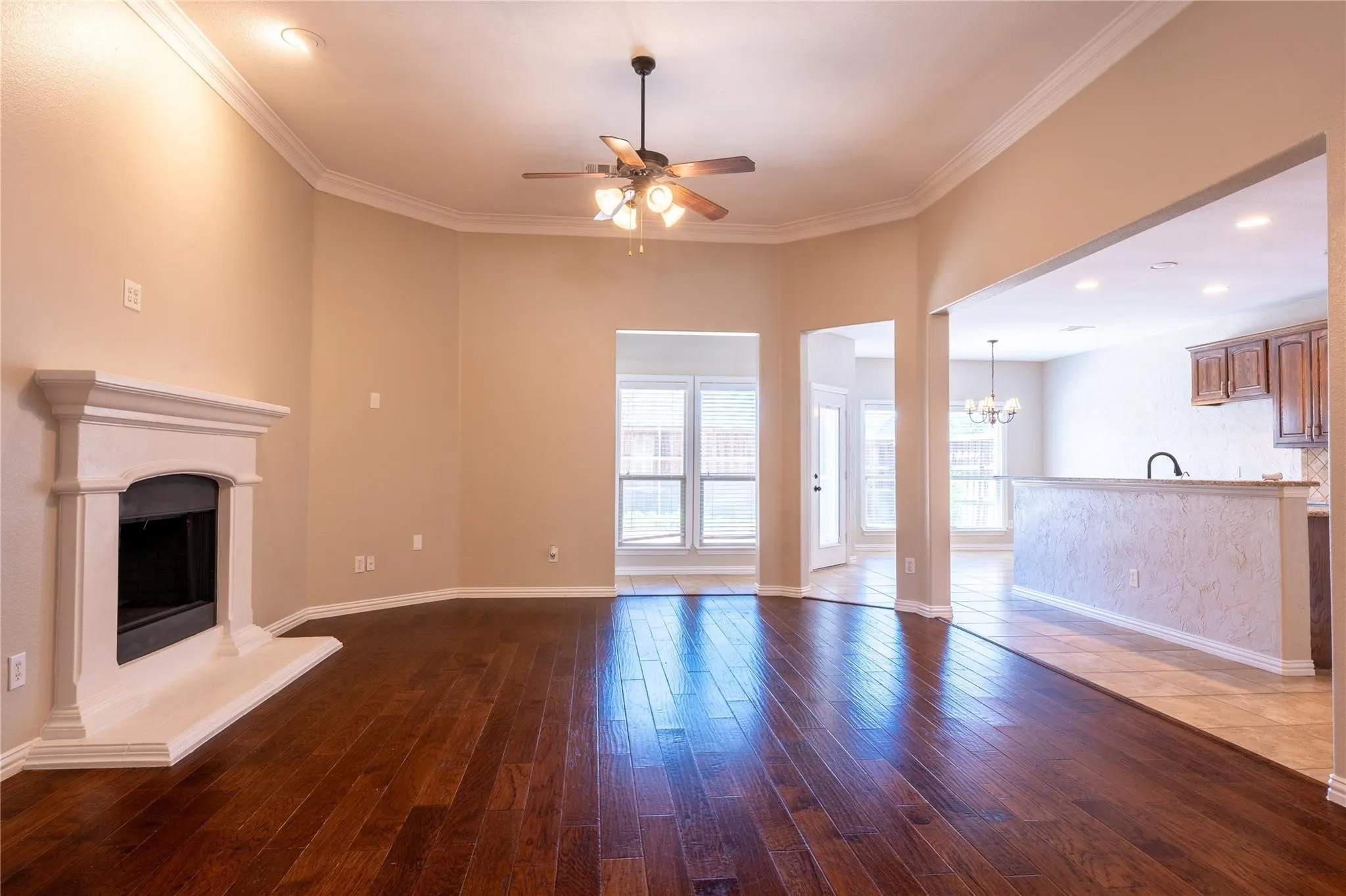 Single Family Residence For Rent in Collin County , 1609 Clearwater Drive, Mc Kinney, Texas 75071, 5 Bedrooms, 4 Bathrooms, 2 Garage spaces, 3,221 Sqft, built in 2010, Price $4,100, mls#21311372, Real Estate Agent in Mc Kinney, Homes For Rent in Collin county, Homes For Rent in Mc Kinney, Realtor in Mc Kinney Texas, Real Estate Brokerage Independent Realty Texas, Luminita Cordes Realtor