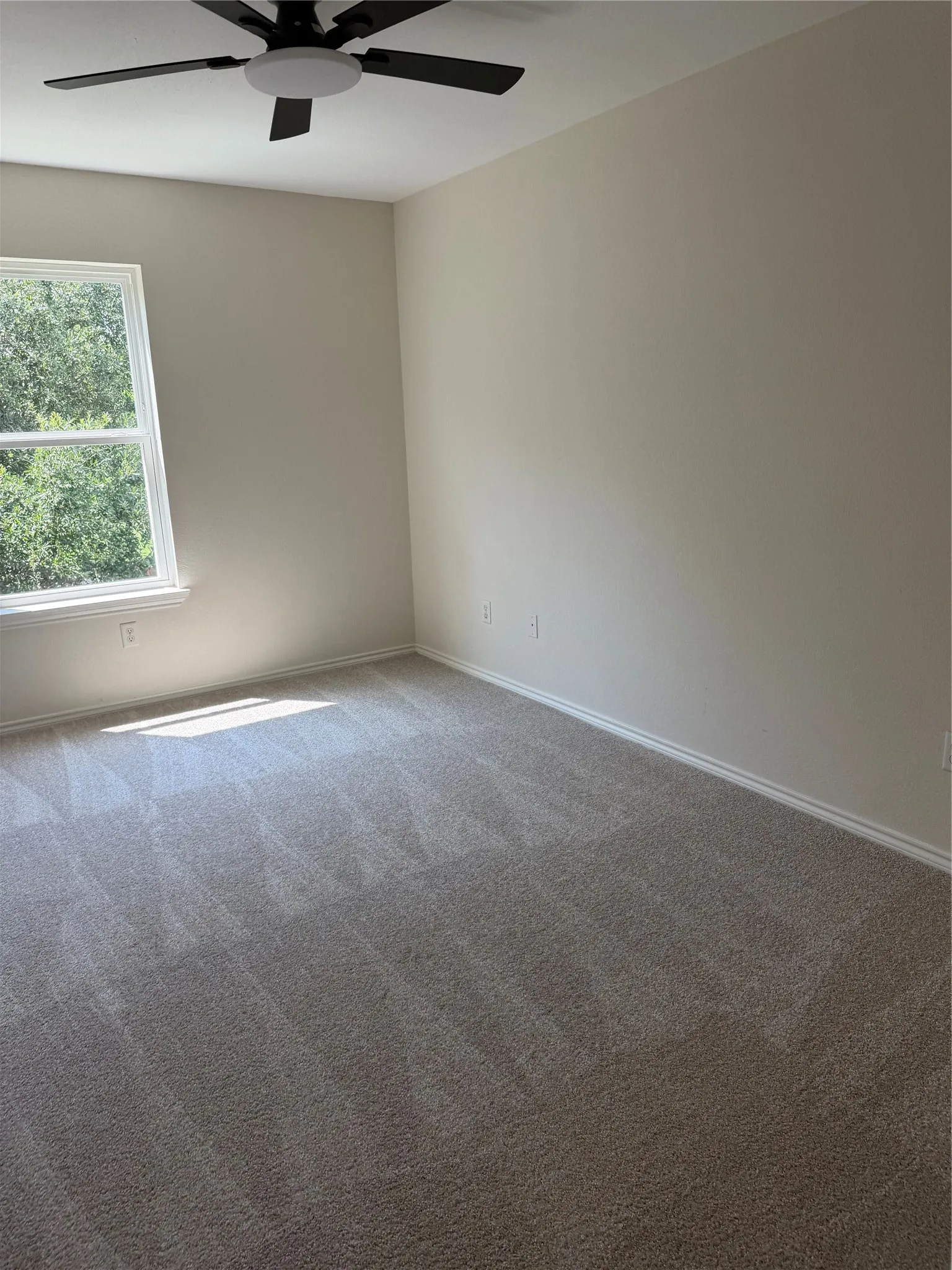 Single Family Residence For Sale in Dallas County , 4707 Bernal Drive, Dallas, Texas 75212, 5 Bedroom, 2 Bathroom, Garage spaces, 2,250 Sqft, built in 2002, mls#21311357, Real Estate Agent in Dallas, Homes For Sale in Dallas county, Homes For Sale in Dallas, Realtor in Dallas Texas, Real Estate Brokerage Independent Realty Texas, Luminita Cordes Realtor