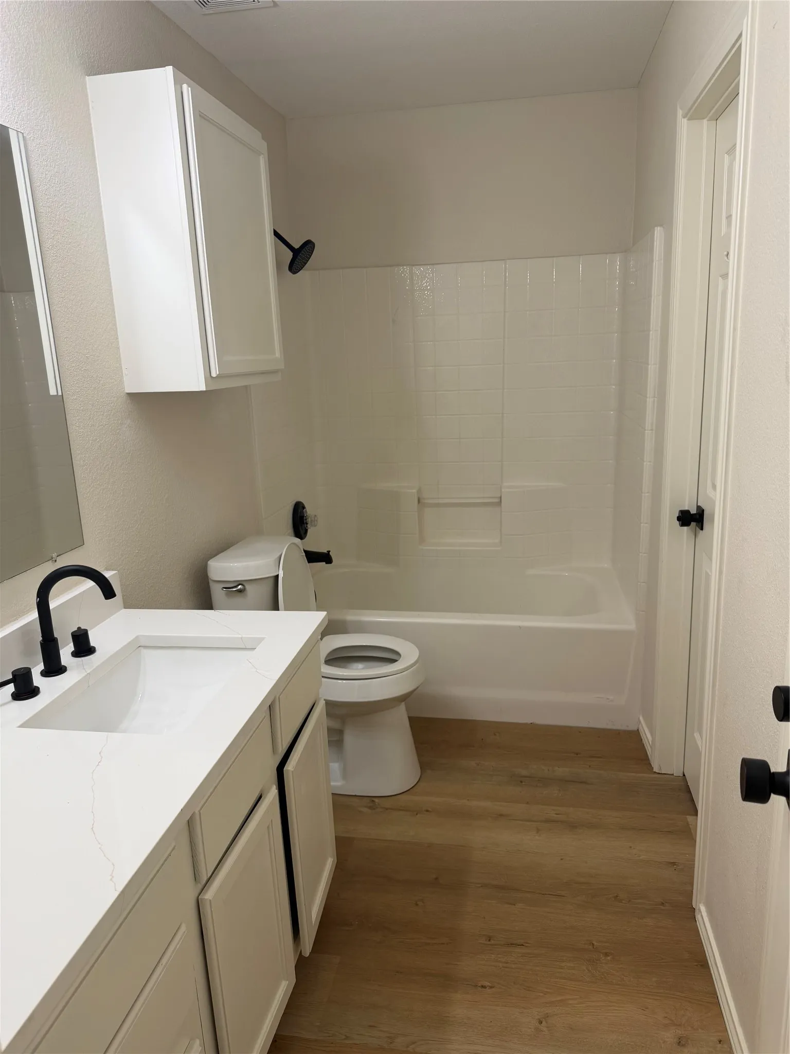 Single Family Residence For Sale in Dallas County , 4707 Bernal Drive, Dallas, Texas 75212, 5 Bedroom, 2 Bathroom, Garage spaces, 2,250 Sqft, built in 2002, mls#21311357, Real Estate Agent in Dallas, Homes For Sale in Dallas county, Homes For Sale in Dallas, Realtor in Dallas Texas, Real Estate Brokerage Independent Realty Texas, Luminita Cordes Realtor