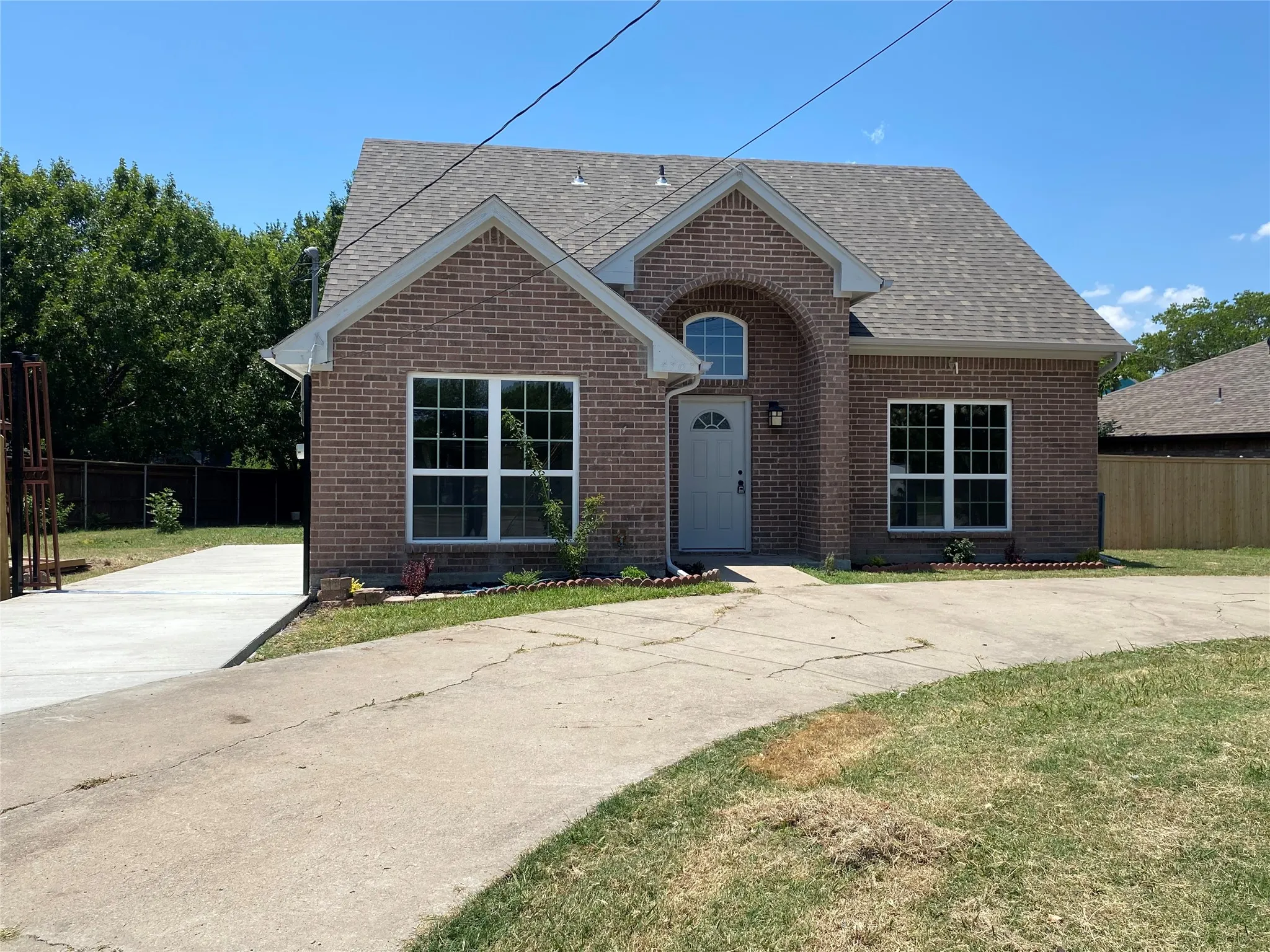 Single Family Residence For Sale in Dallas County , 4707 Bernal Drive, Dallas, Texas 75212, 5 Bedroom, 2 Bathroom, Garage spaces, 2,250 Sqft, built in 2002, mls#21311357, Real Estate Agent in Dallas, Homes For Sale in Dallas county, Homes For Sale in Dallas, Realtor in Dallas Texas, Real Estate Brokerage Independent Realty Texas, Luminita Cordes Realtor