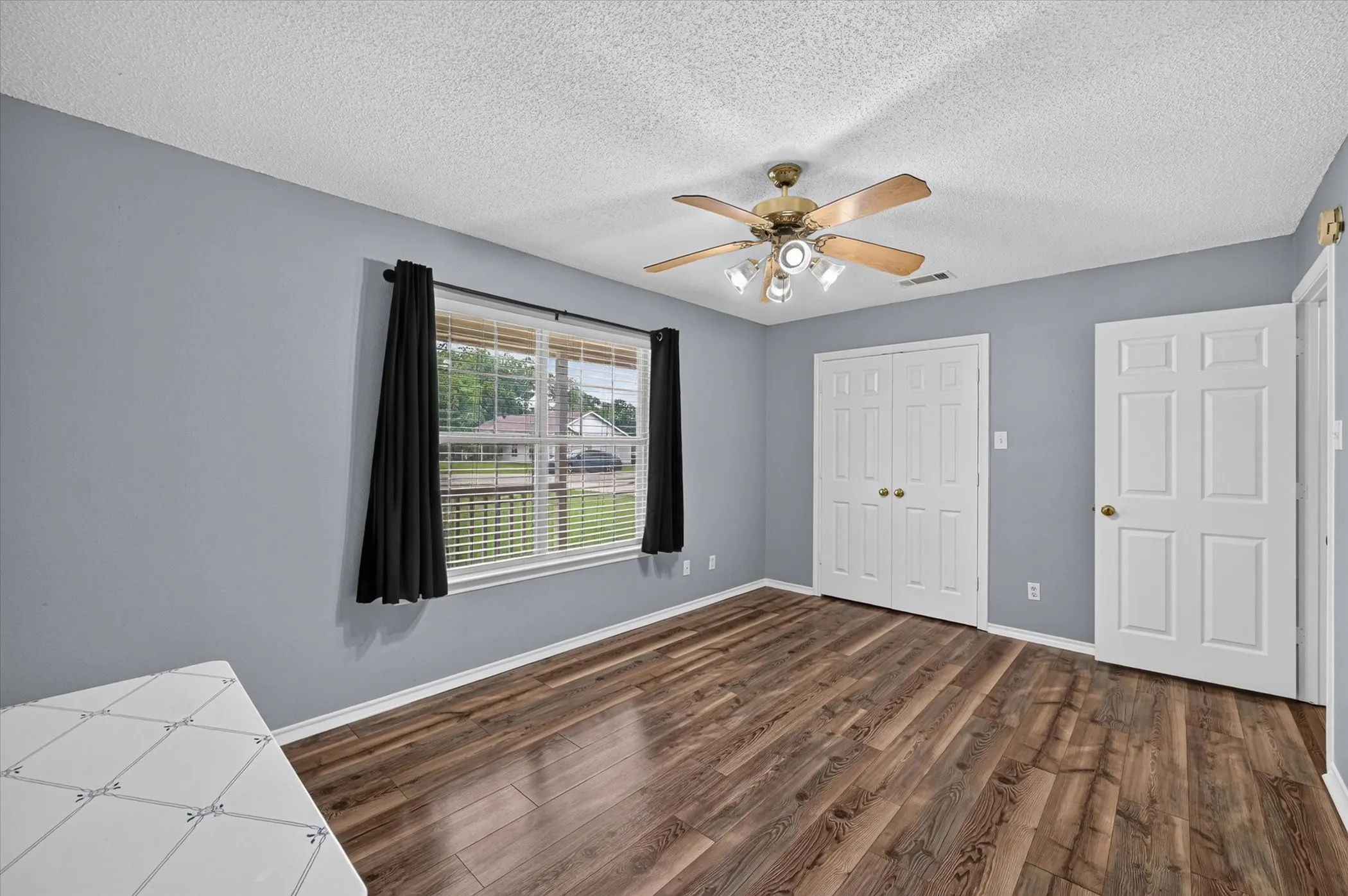 Single Family Residence For Sale in Denton County , 209 Pafford Street, Justin, Texas 76247, 2 Bedroom, 2 Bathroom, 1 Garage spaces, 1,166 Sqft, built in 1997, mls#21311385, Real Estate Agent in Justin, Homes For Sale in Denton county, Homes For Sale in Justin, Realtor in Justin Texas, Real Estate Brokerage Independent Realty Texas, Luminita Cordes Realtor