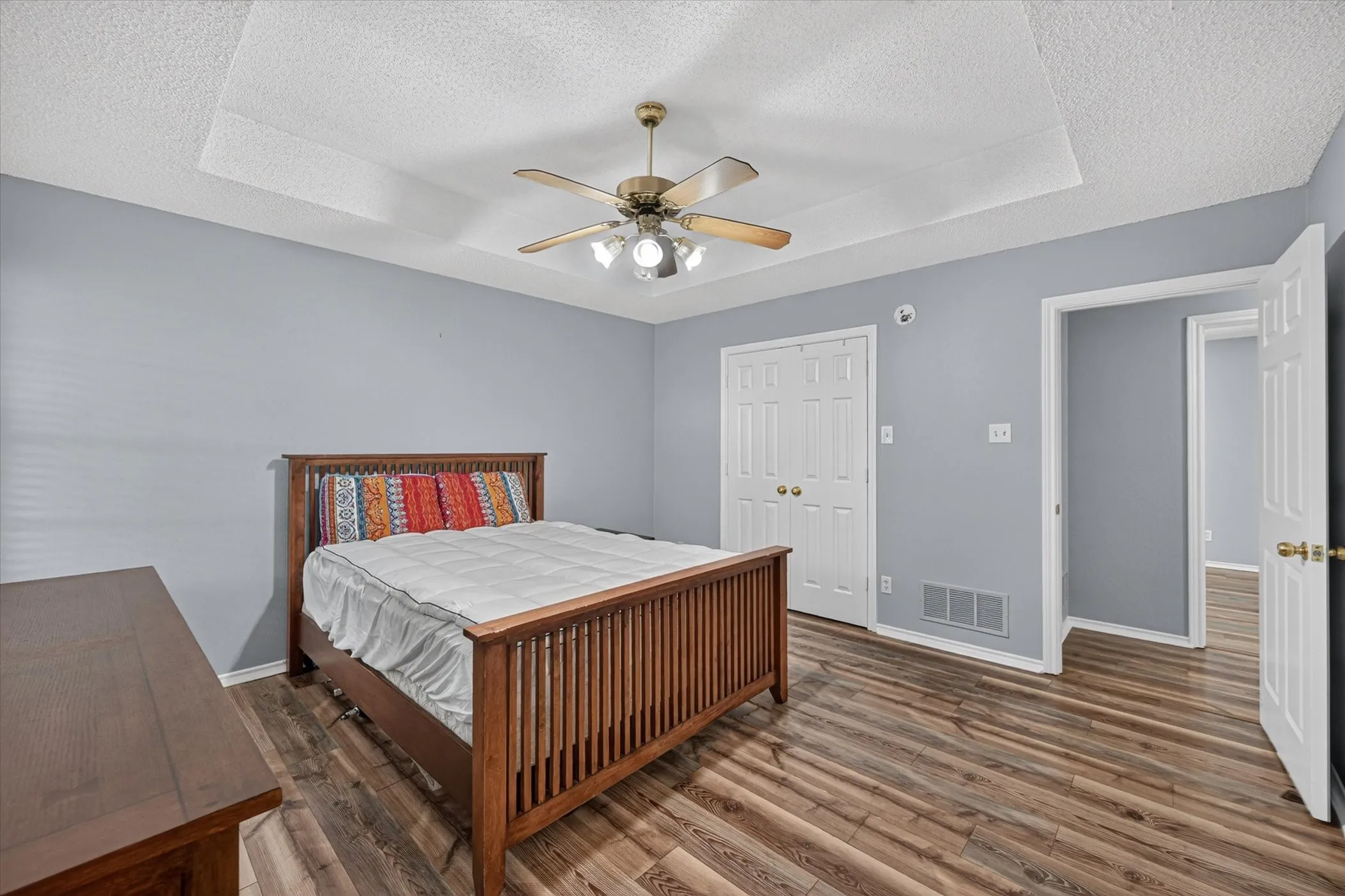 Single Family Residence For Sale in Denton County , 209 Pafford Street, Justin, Texas 76247, 2 Bedroom, 2 Bathroom, 1 Garage spaces, 1,166 Sqft, built in 1997, mls#21311385, Real Estate Agent in Justin, Homes For Sale in Denton county, Homes For Sale in Justin, Realtor in Justin Texas, Real Estate Brokerage Independent Realty Texas, Luminita Cordes Realtor
