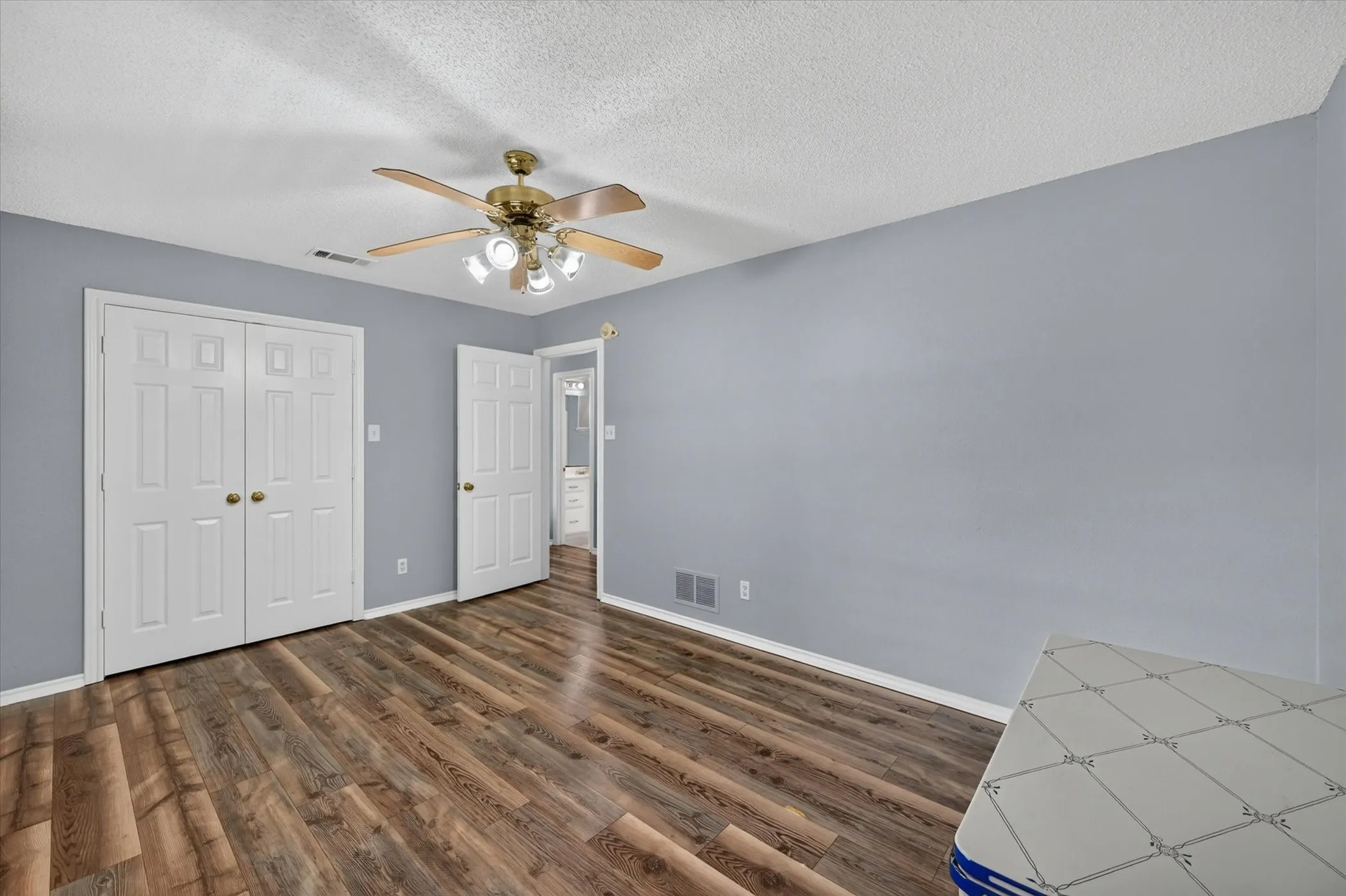 Single Family Residence For Sale in Denton County , 209 Pafford Street, Justin, Texas 76247, 2 Bedroom, 2 Bathroom, 1 Garage spaces, 1,166 Sqft, built in 1997, mls#21311385, Real Estate Agent in Justin, Homes For Sale in Denton county, Homes For Sale in Justin, Realtor in Justin Texas, Real Estate Brokerage Independent Realty Texas, Luminita Cordes Realtor