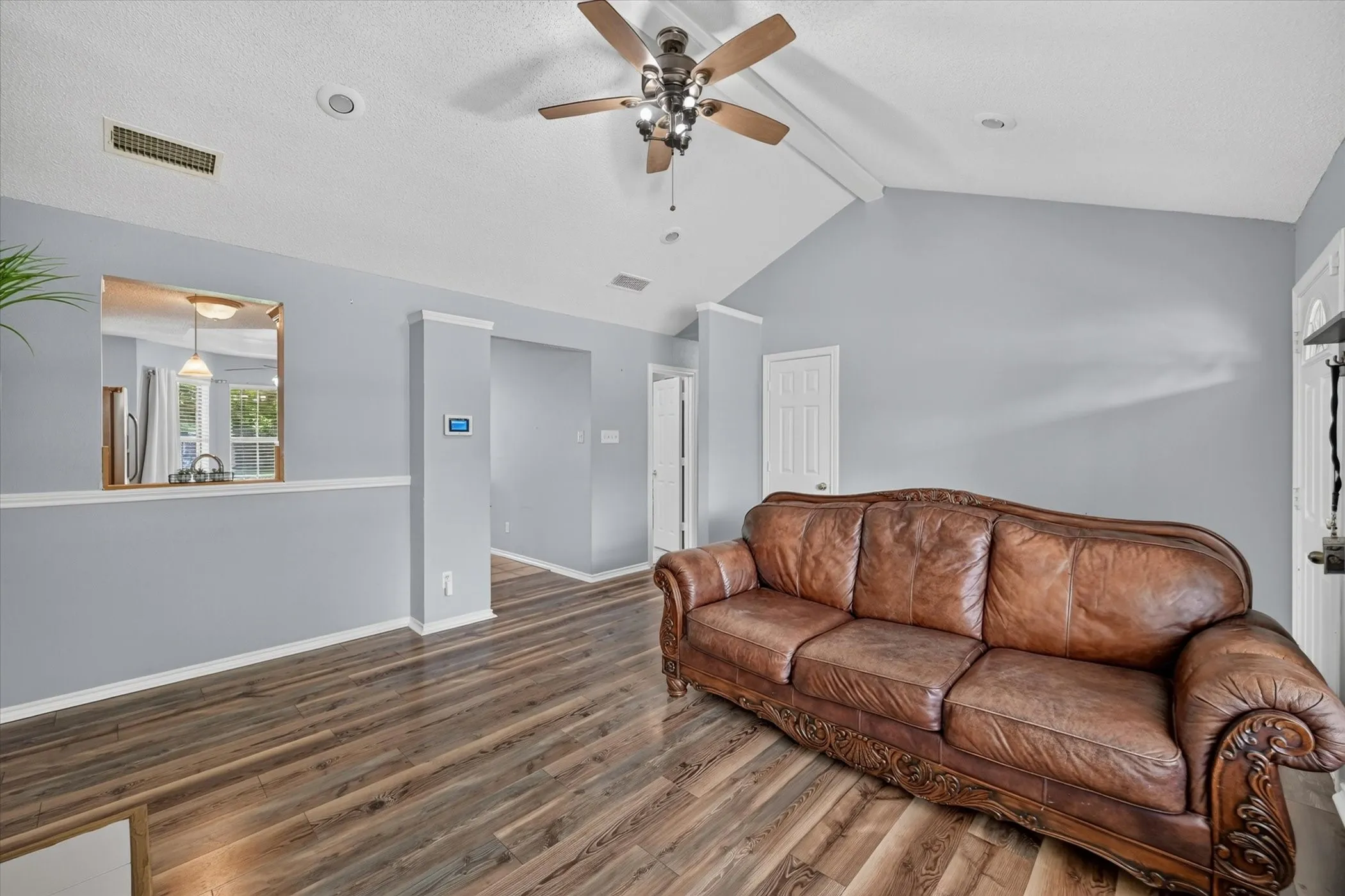 Single Family Residence For Sale in Denton County , 209 Pafford Street, Justin, Texas 76247, 2 Bedroom, 2 Bathroom, 1 Garage spaces, 1,166 Sqft, built in 1997, mls#21311385, Real Estate Agent in Justin, Homes For Sale in Denton county, Homes For Sale in Justin, Realtor in Justin Texas, Real Estate Brokerage Independent Realty Texas, Luminita Cordes Realtor