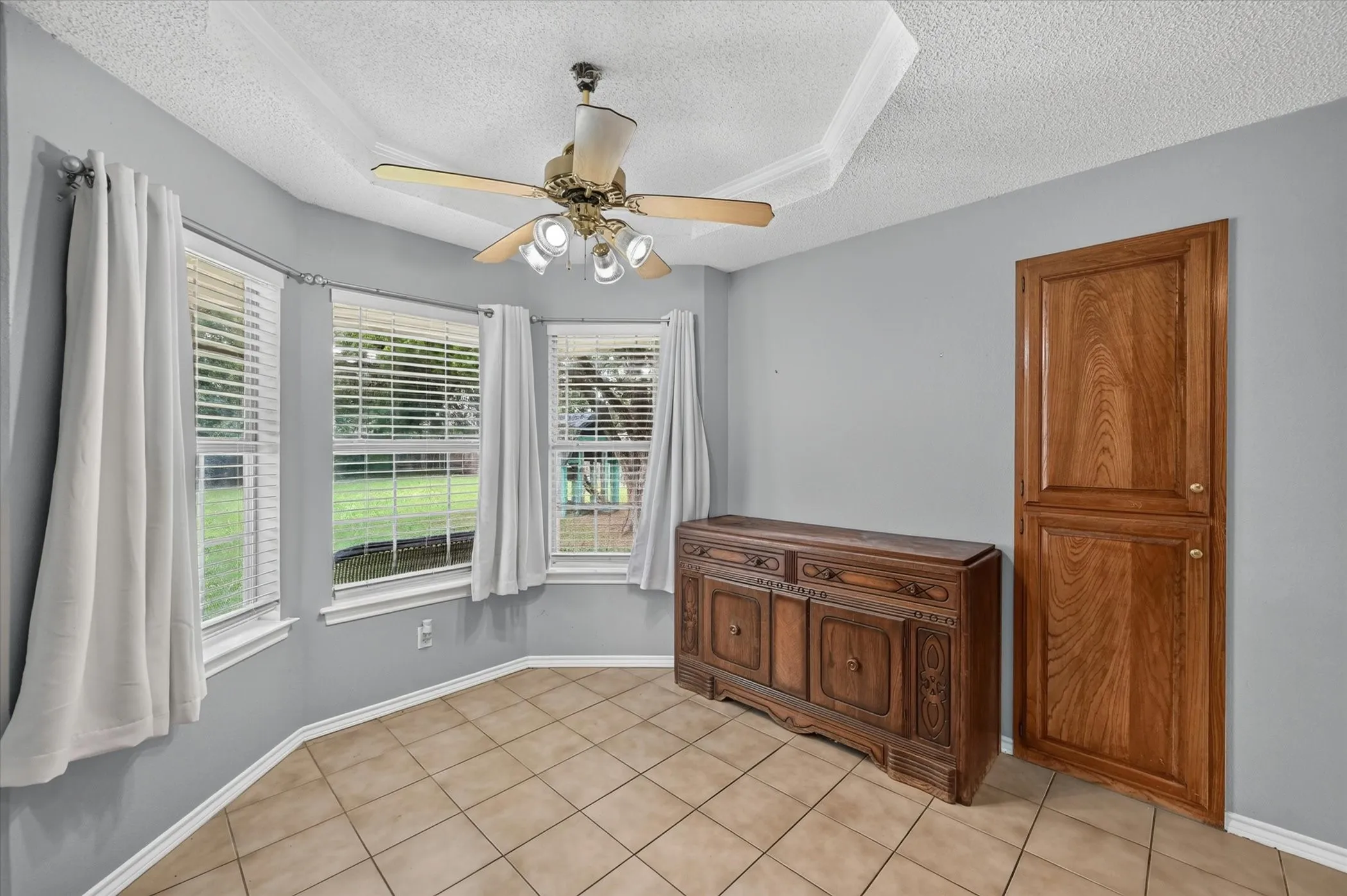 Single Family Residence For Sale in Denton County , 209 Pafford Street, Justin, Texas 76247, 2 Bedroom, 2 Bathroom, 1 Garage spaces, 1,166 Sqft, built in 1997, mls#21311385, Real Estate Agent in Justin, Homes For Sale in Denton county, Homes For Sale in Justin, Realtor in Justin Texas, Real Estate Brokerage Independent Realty Texas, Luminita Cordes Realtor