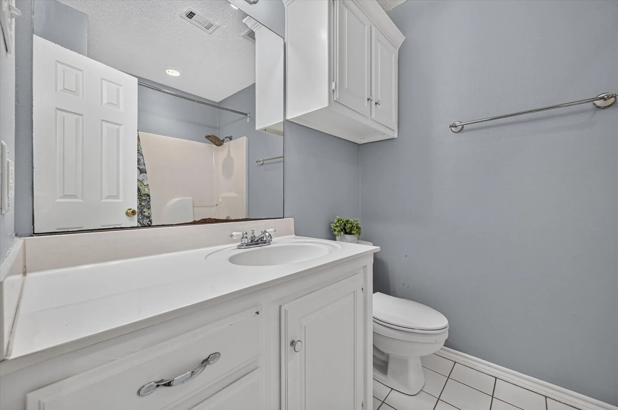 Single Family Residence For Sale in Denton County , 209 Pafford Street, Justin, Texas 76247, 2 Bedroom, 2 Bathroom, 1 Garage spaces, 1,166 Sqft, built in 1997, mls#21311385, Real Estate Agent in Justin, Homes For Sale in Denton county, Homes For Sale in Justin, Realtor in Justin Texas, Real Estate Brokerage Independent Realty Texas, Luminita Cordes Realtor