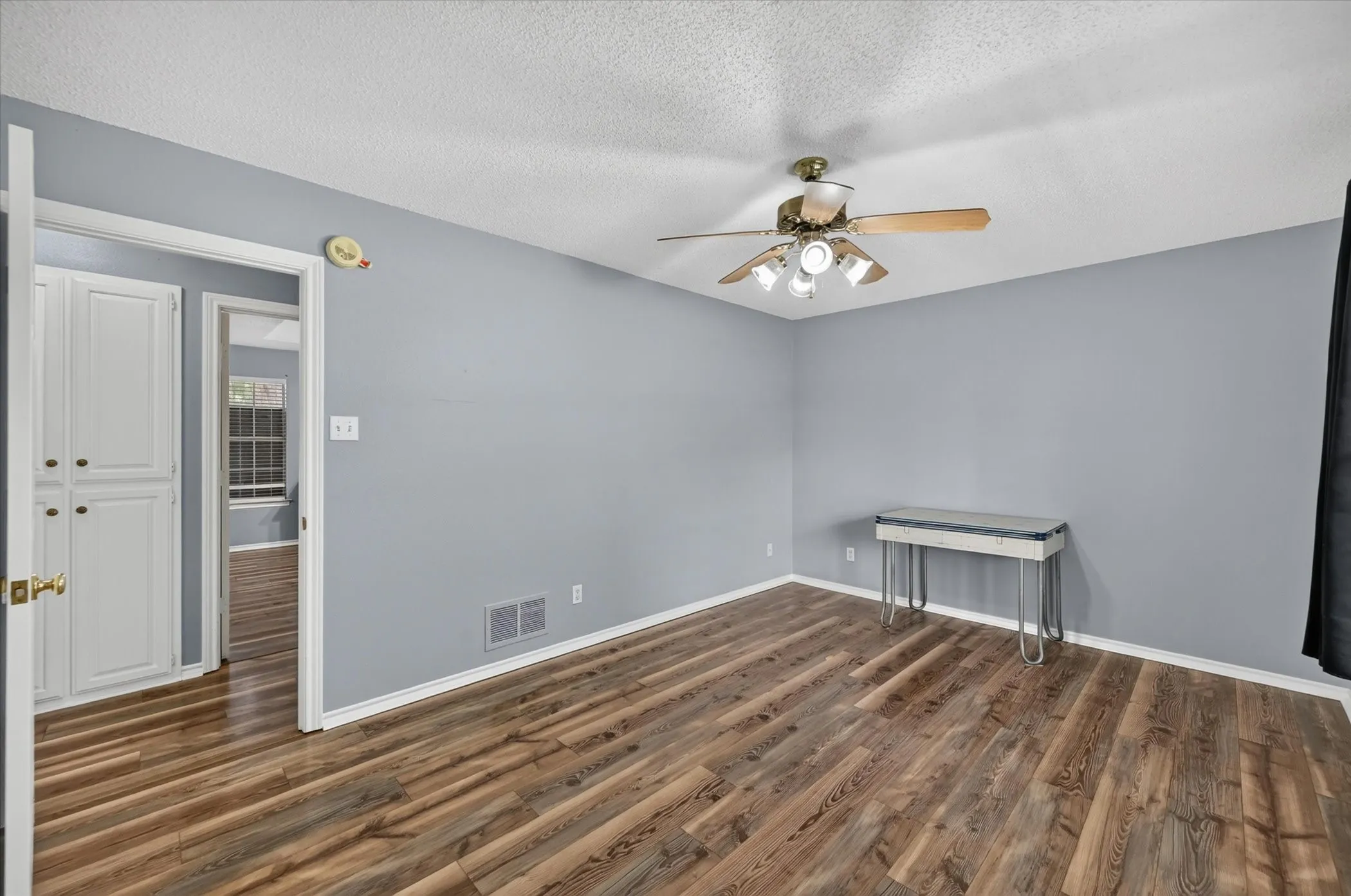 Single Family Residence For Sale in Denton County , 209 Pafford Street, Justin, Texas 76247, 2 Bedroom, 2 Bathroom, 1 Garage spaces, 1,166 Sqft, built in 1997, mls#21311385, Real Estate Agent in Justin, Homes For Sale in Denton county, Homes For Sale in Justin, Realtor in Justin Texas, Real Estate Brokerage Independent Realty Texas, Luminita Cordes Realtor