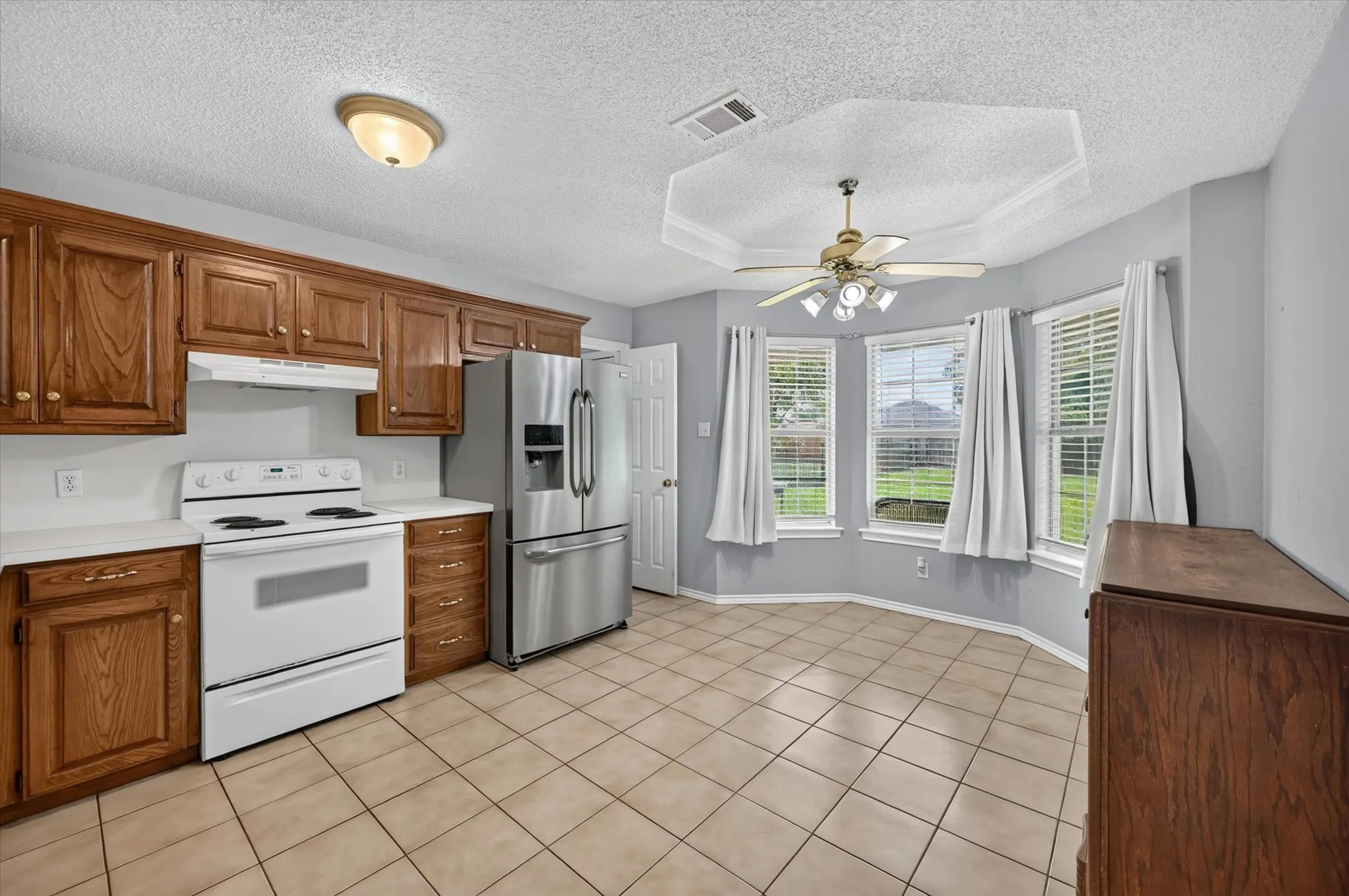 Single Family Residence For Sale in Denton County , 209 Pafford Street, Justin, Texas 76247, 2 Bedroom, 2 Bathroom, 1 Garage spaces, 1,166 Sqft, built in 1997, mls#21311385, Real Estate Agent in Justin, Homes For Sale in Denton county, Homes For Sale in Justin, Realtor in Justin Texas, Real Estate Brokerage Independent Realty Texas, Luminita Cordes Realtor